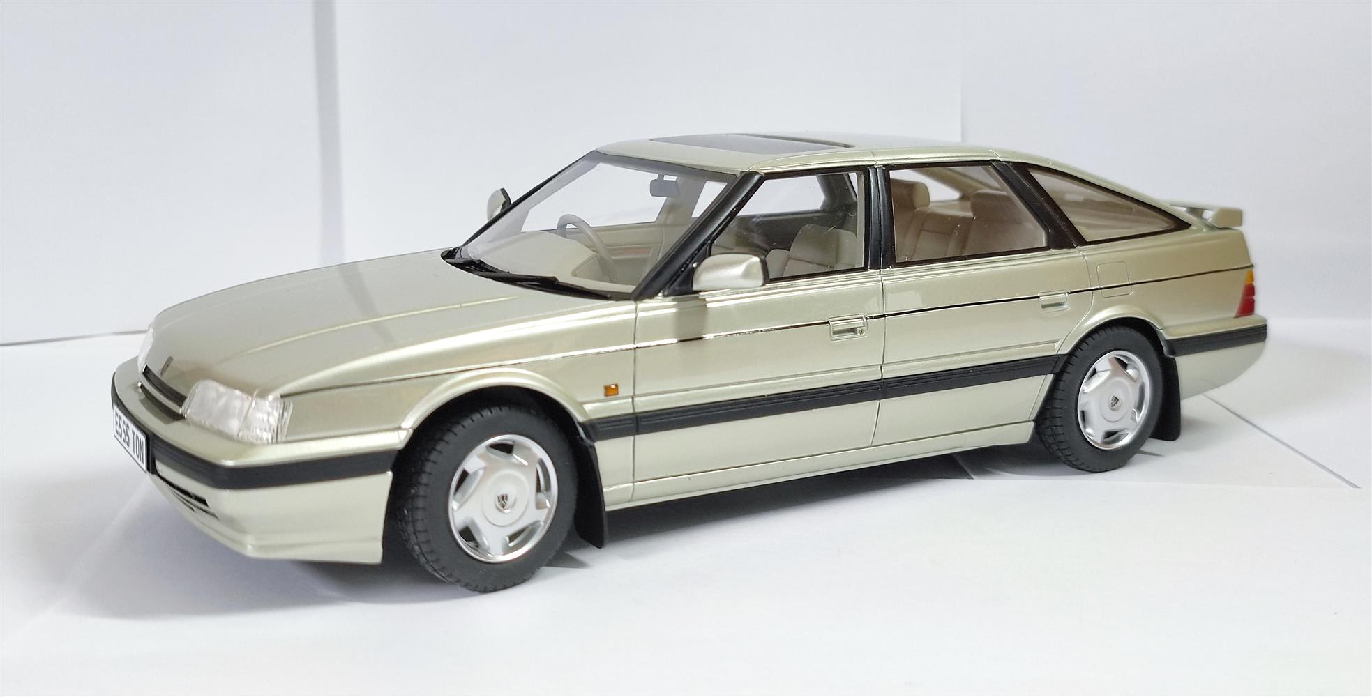CULT 1:18 Resin - 1988-1989 Rover 827 Vitesse - Pulsar Silver - CML191-3