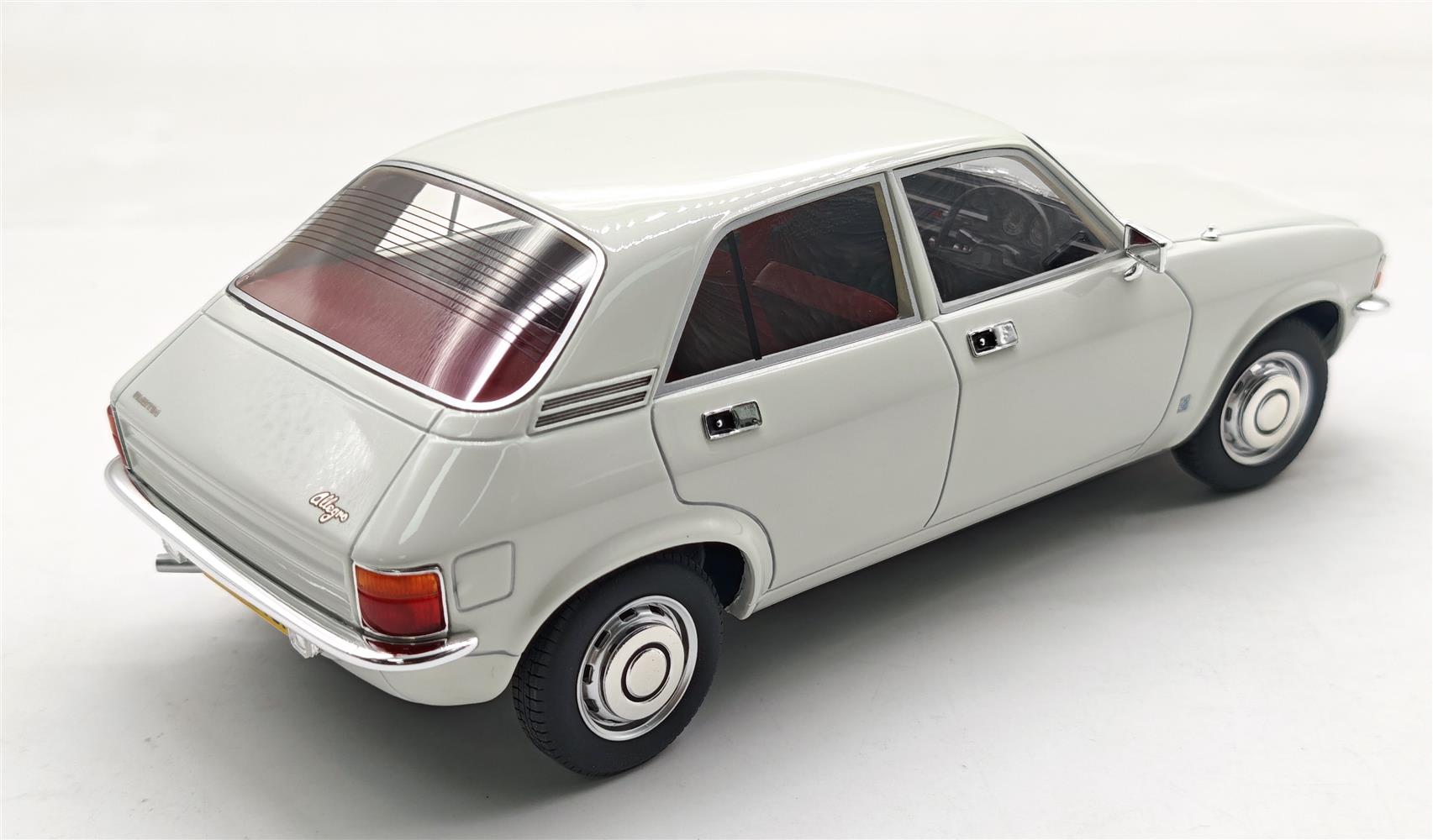 CULT 1:18 Resin - 1973 Austin Allegro - Glacier White - CML145-1