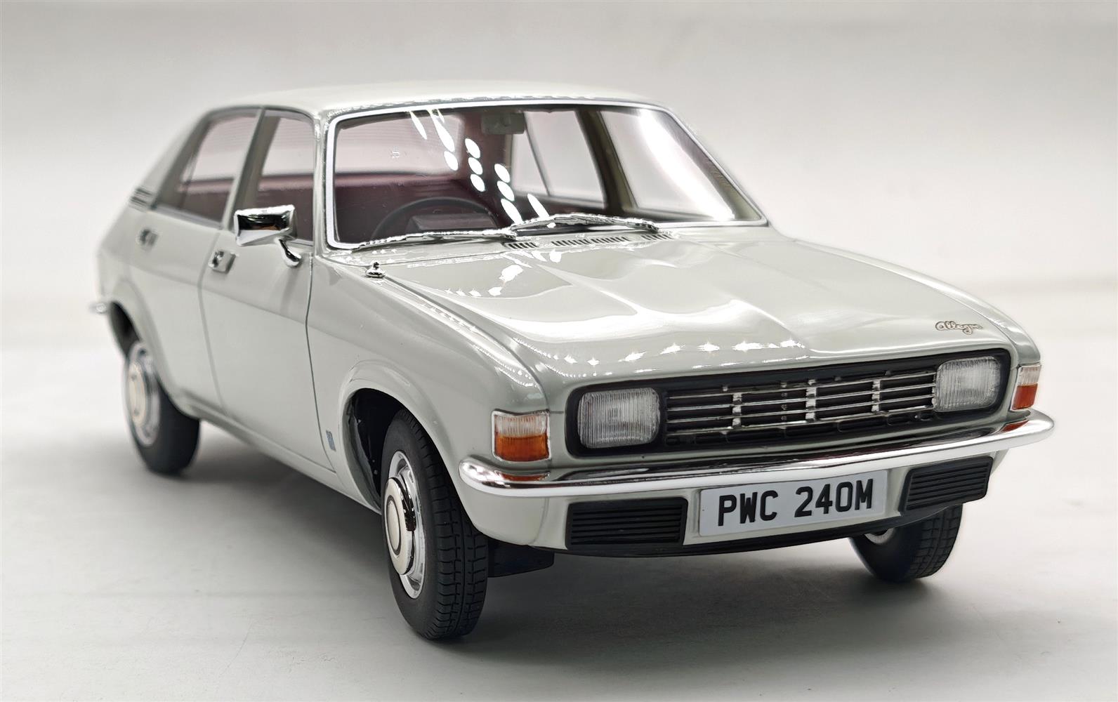 CULT 1:18 Resin - 1973 Austin Allegro - Glacier White - CML145-1