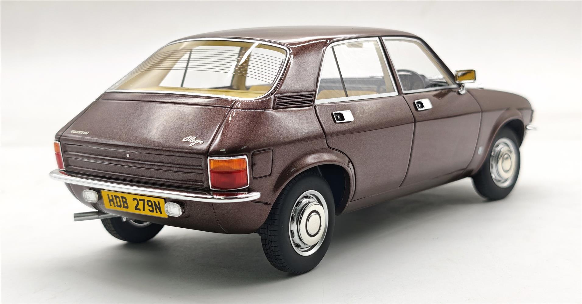 CULT 1:18 Resin - 1973 Austin Allegro - Brazil Metallic Brown - CML145-3