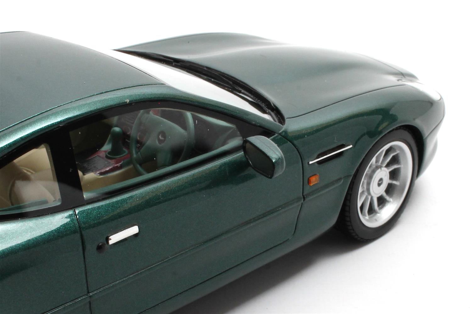 CULT 1:18 Scale 1993-99 Aston Martin DB7, Buckingham Green - CML187-1