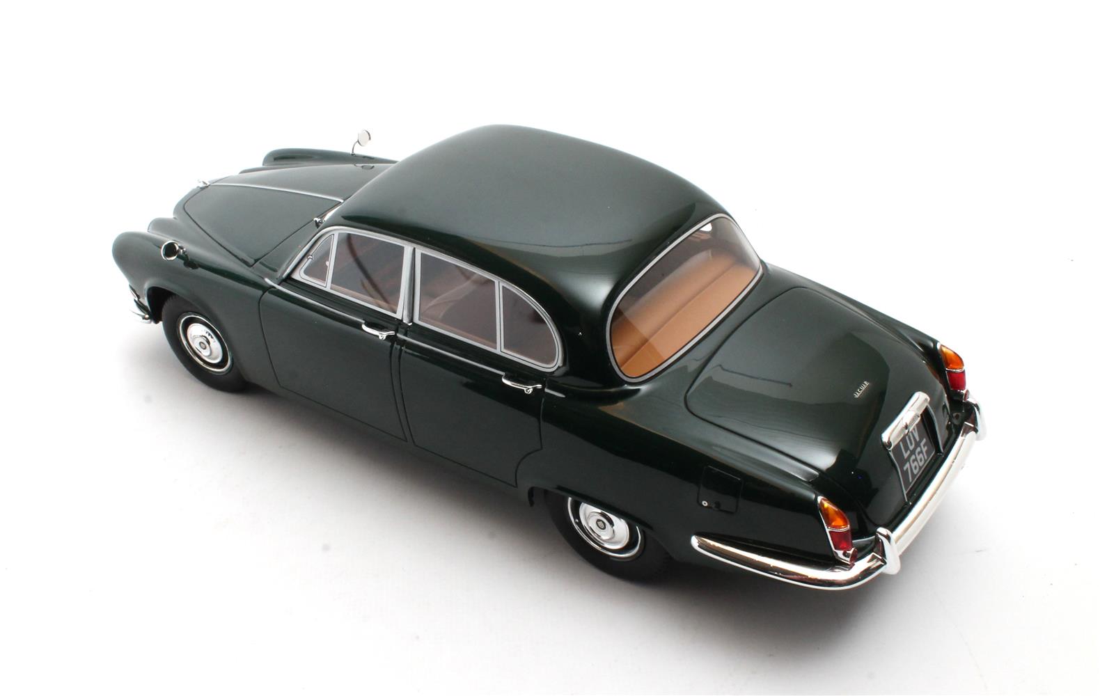 CULT 1:18 Scale 1966-69 Jaguar 420 - British Racing Green - CML289-2