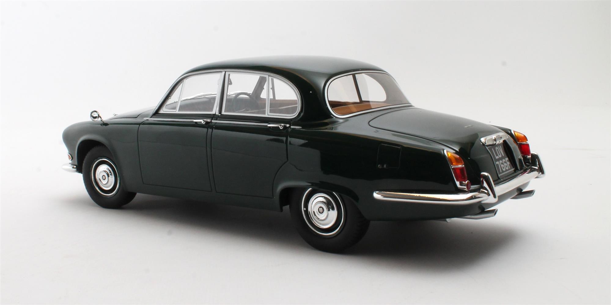 CULT 1:18 Scale 1966-69 Jaguar 420 - British Racing Green - CML289-2