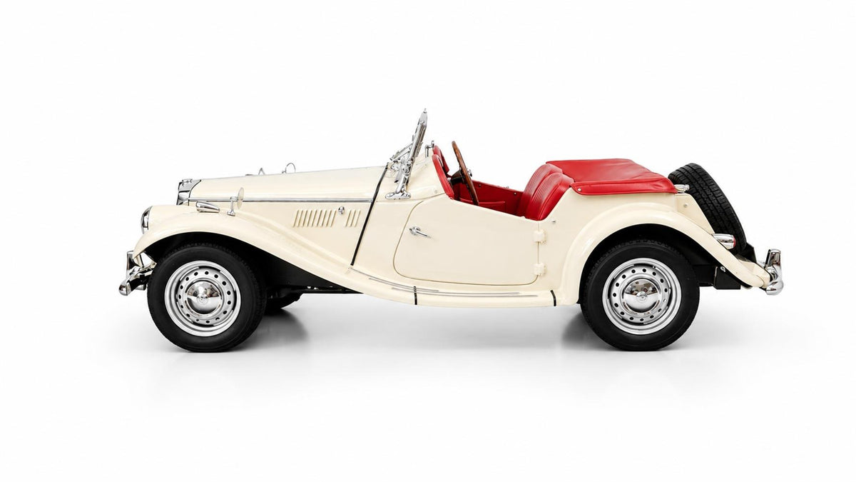 CULT 1:18 Scale 1953 to 1955 MG TF, White - CML208-3