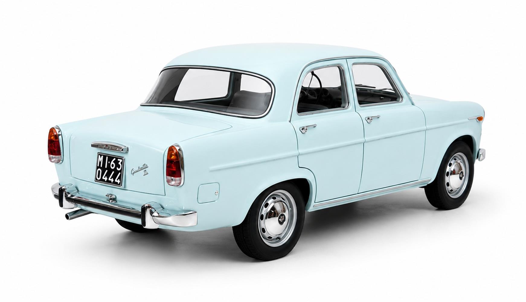 CULT 1:18 Scale Resin - 1961-1964 Alfa Romeo Giulietta Ti (101), Blue - CML249-1