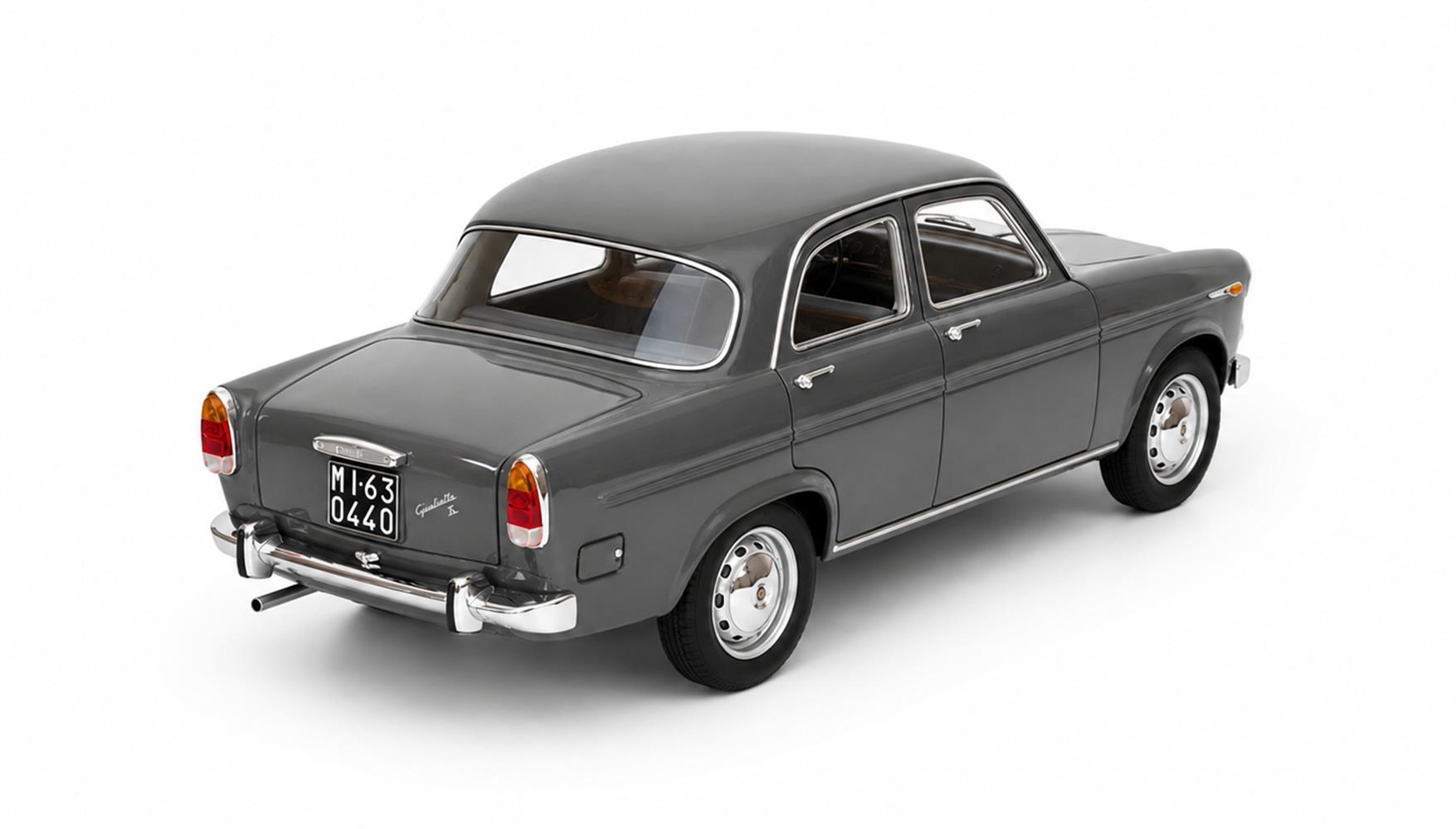 CULT 1:18 Scale Resin - 1961-1964 Alfa Romeo Giulietta Ti (101), Grey - CML249-3