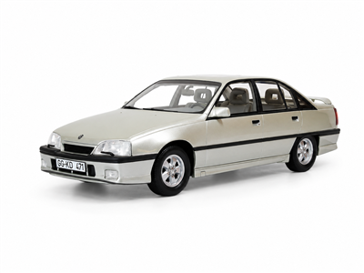 CULT 1:18 Scale - 1987-1994 Opel Omega 3000 - Star Silver - CML237-2