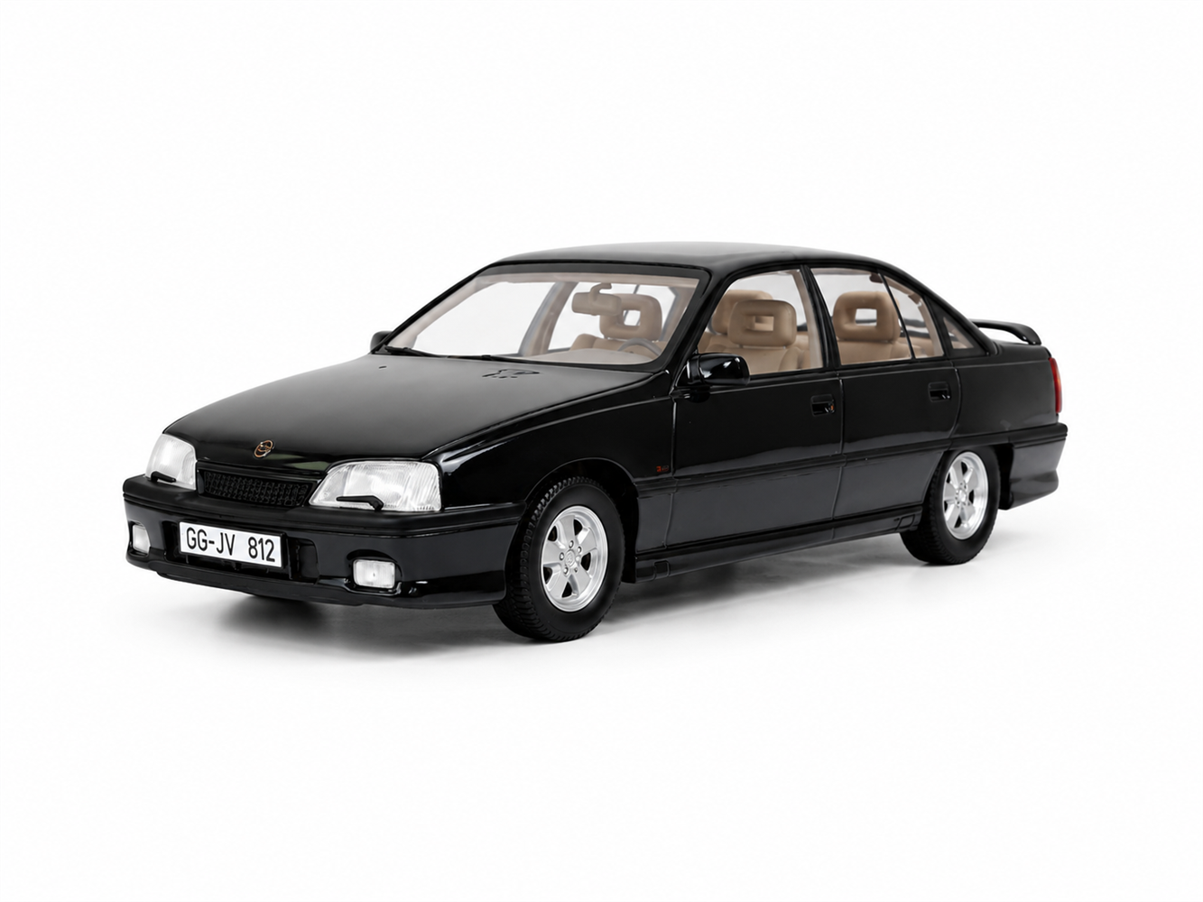CULT 1:18 Scale - 1987-1994 Opel Omega 3000 - Nova Black - CML237-3