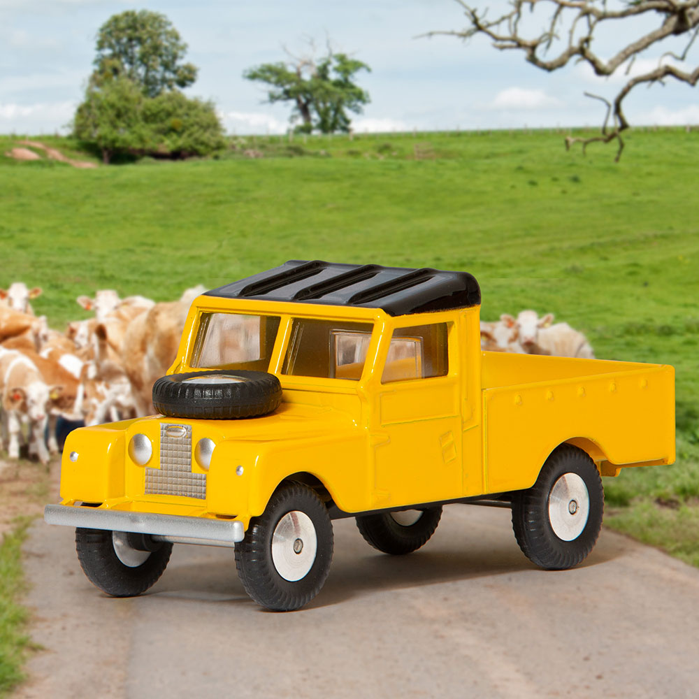 Corgi Model Club 1:46 - Land Rover (109 WB), Yellow- 406