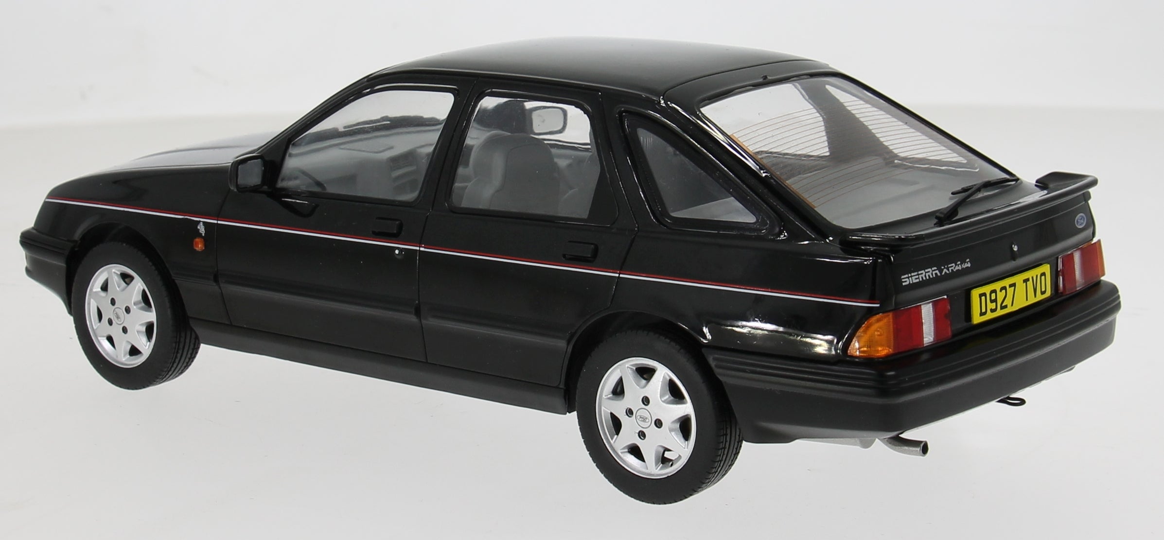 MCG 1:18 Scale Diecast - 1984 Ford Sierra XR 4x4 RHD UK Exclusive , Black - MCG181097