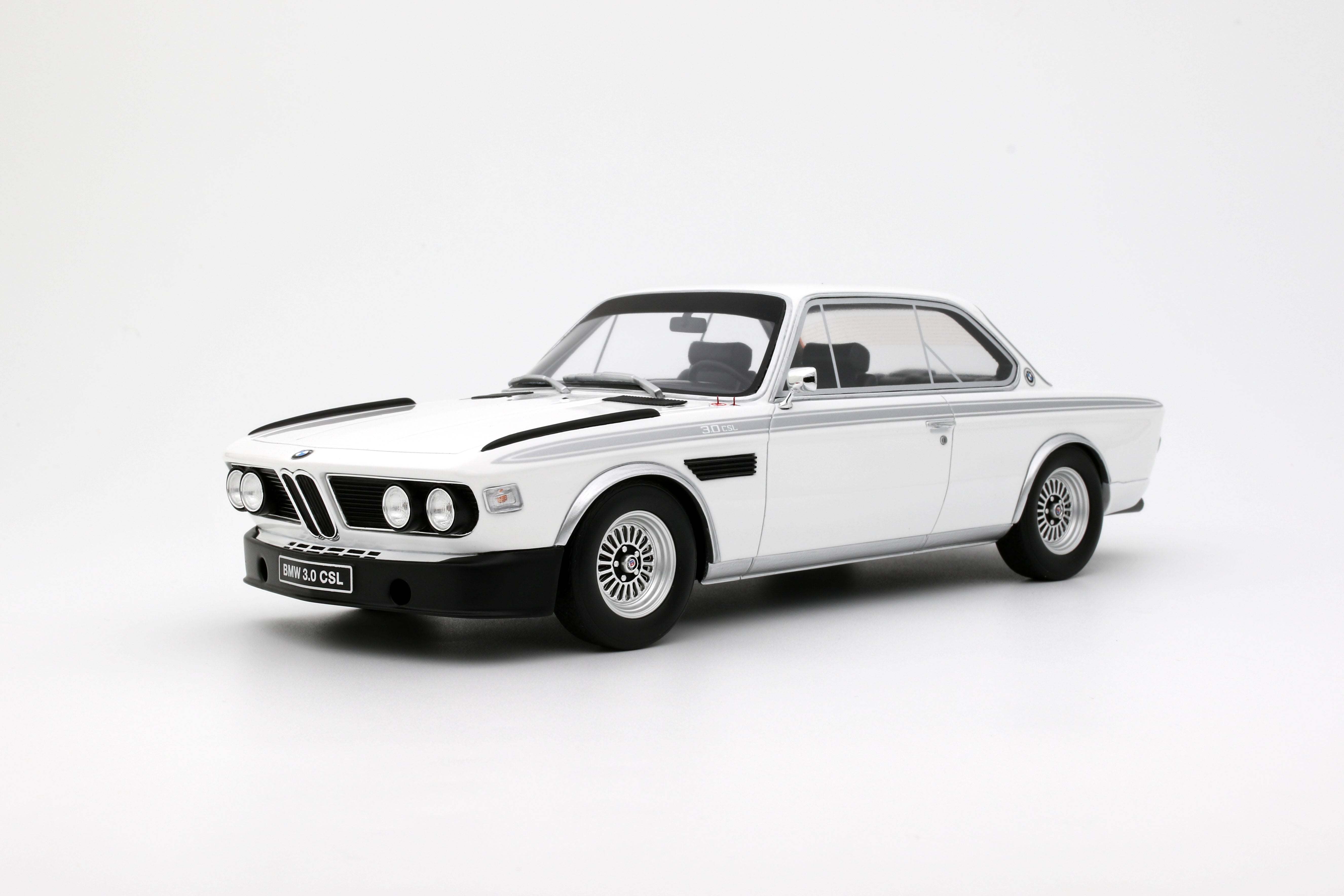 OTTO 1:18 Scale Resin - 1972 BMW 3.0 CSL - Chamonix White - OT1145