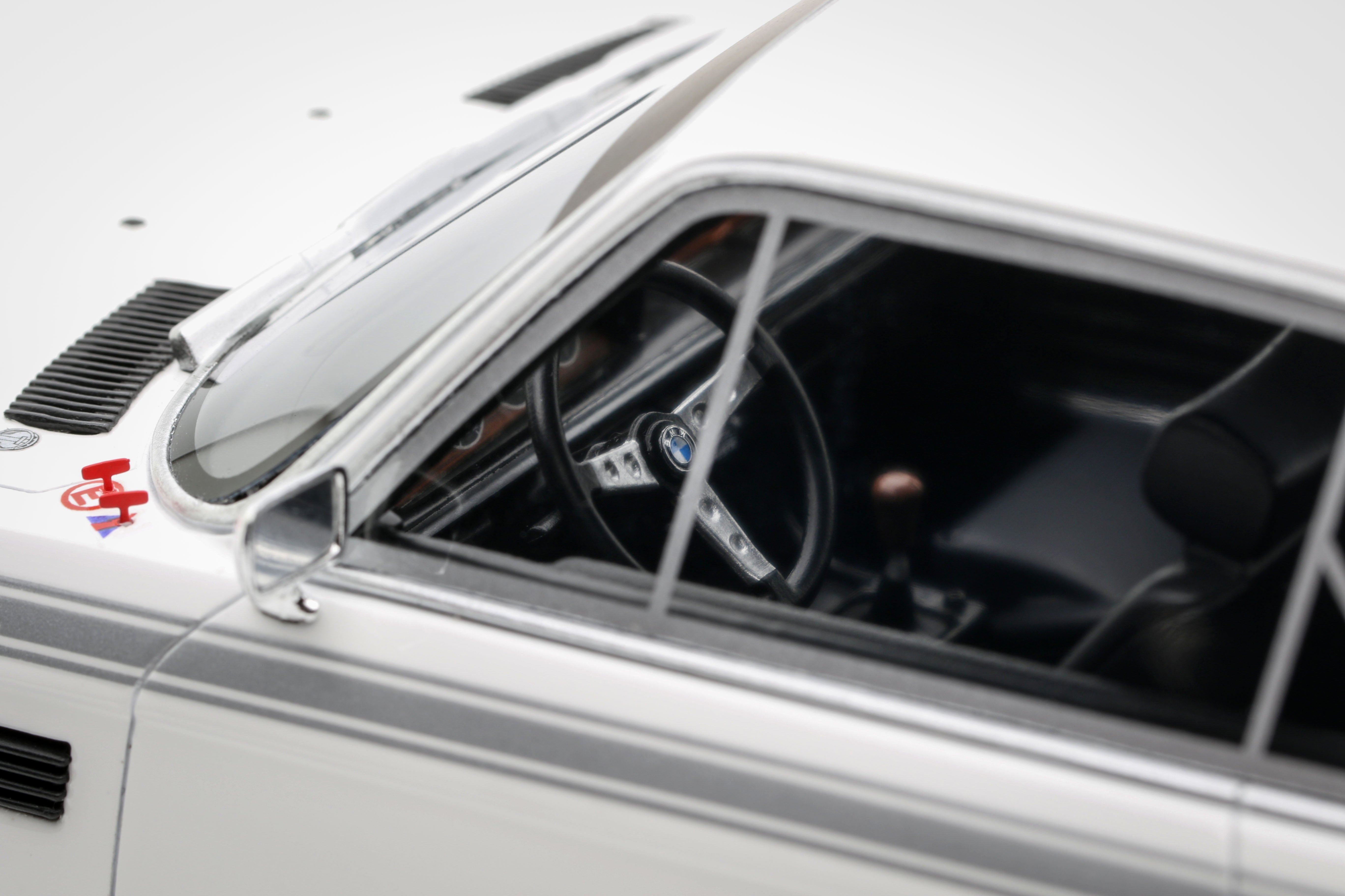 OTTO 1:18 Scale Resin - 1972 BMW 3.0 CSL - Chamonix White - OT1145