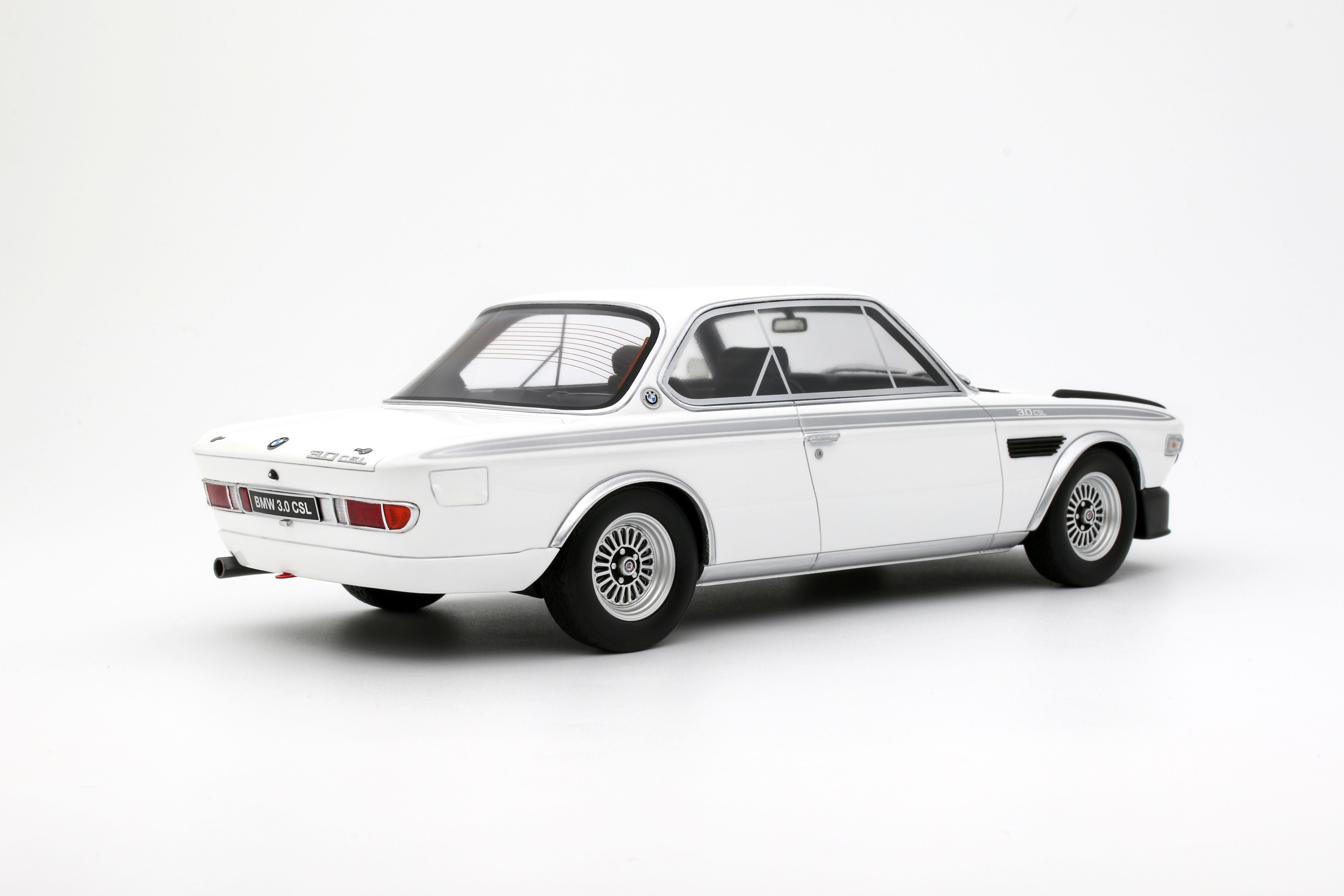 OTTO 1:18 Scale Resin - 1972 BMW 3.0 CSL - Chamonix White - OT1145