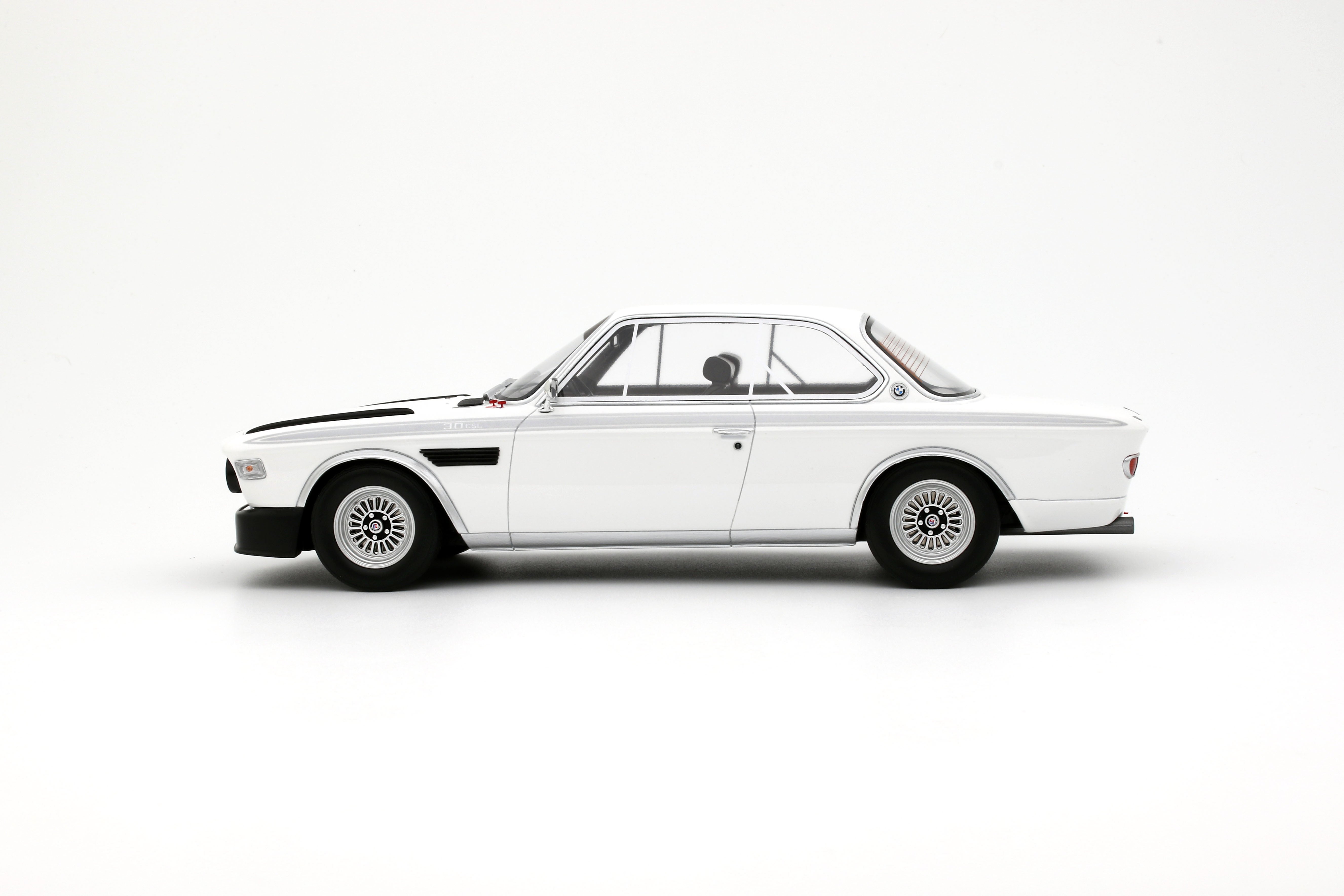 OTTO 1:18 Scale Resin - 1972 BMW 3.0 CSL - Chamonix White - OT1145