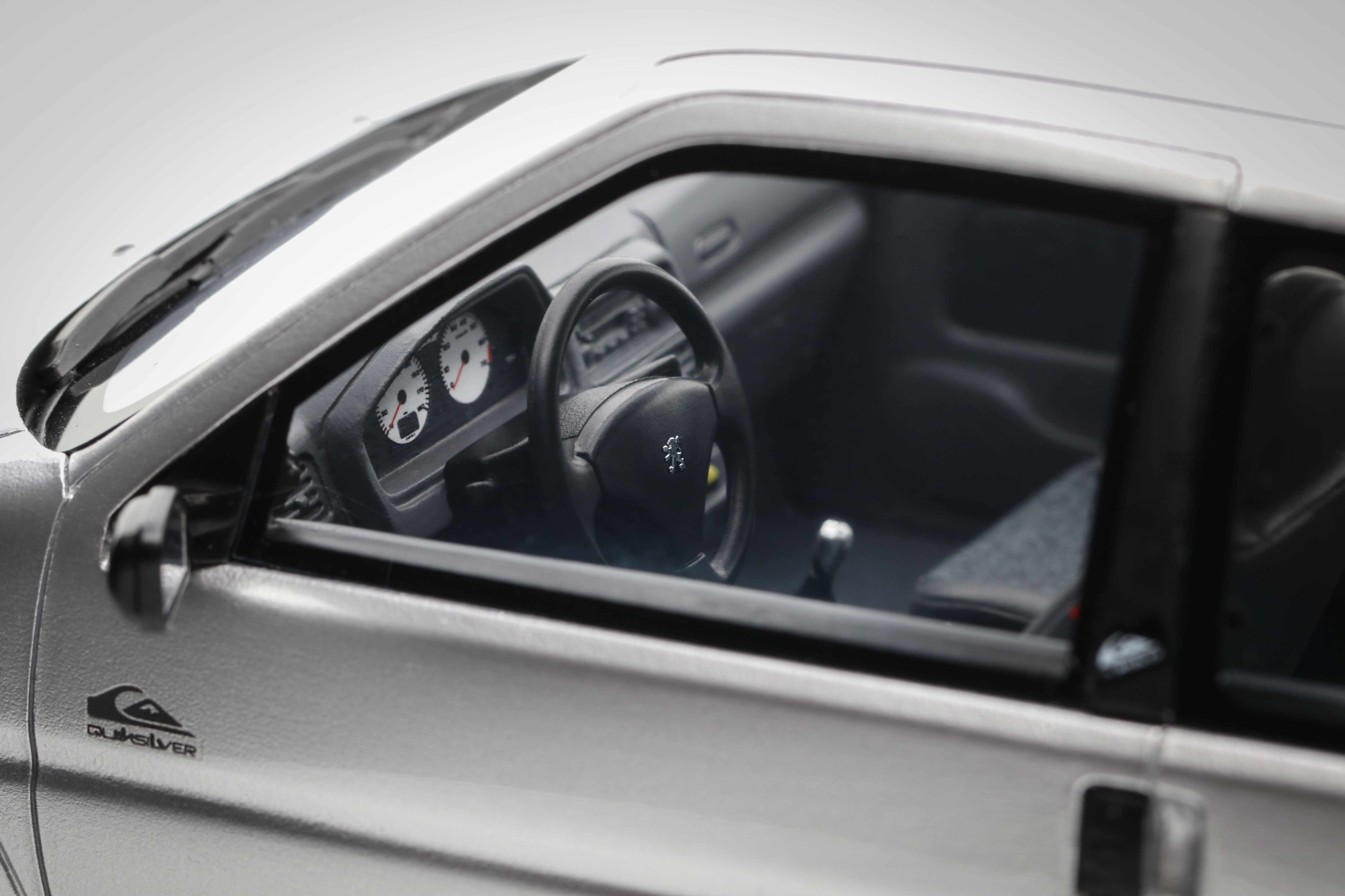 OTTO 1:18 Scale Resin - 2000 PEUGEOT 106 Quicksilver, GRis Quartz - OT1177