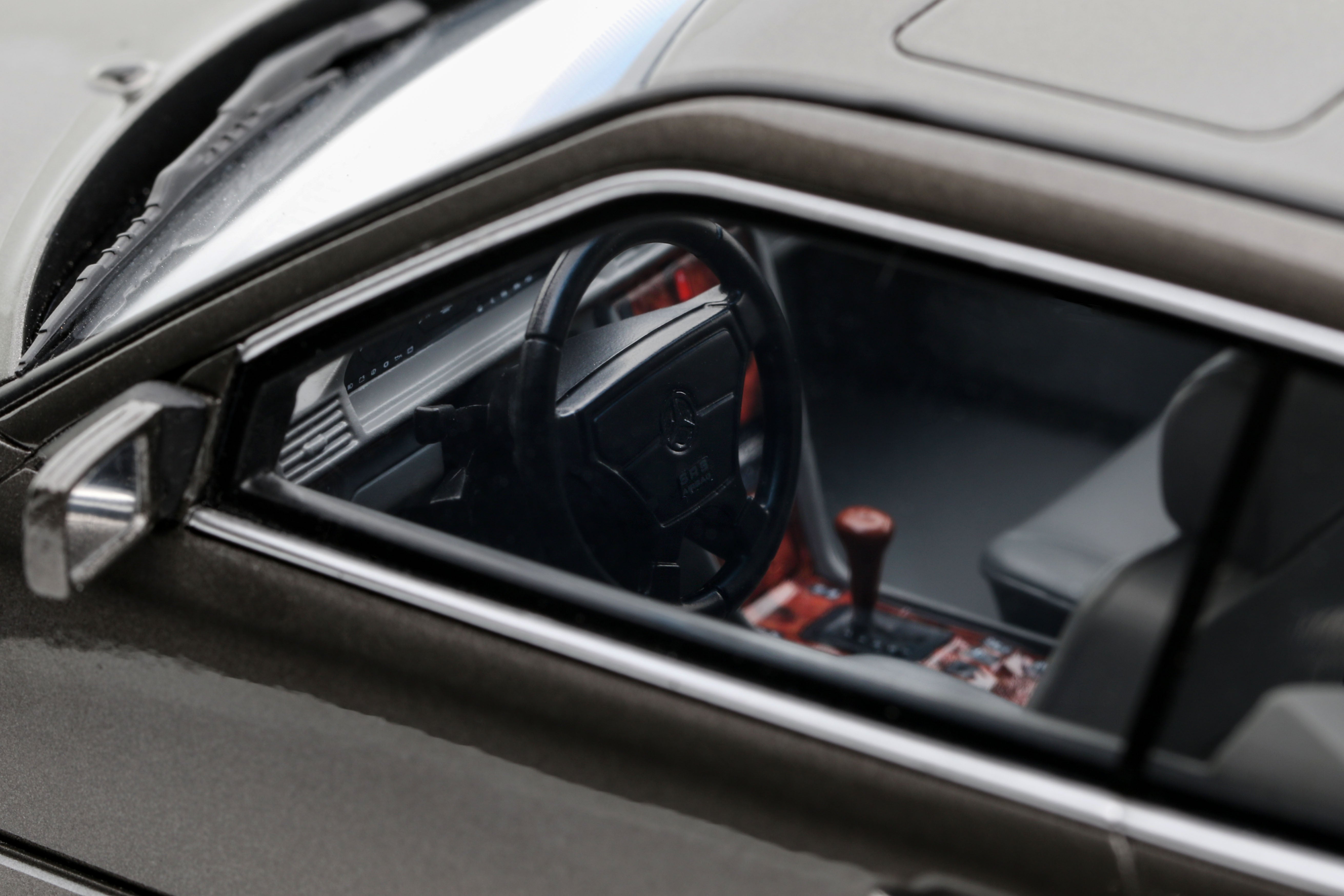 OTTO 1:18 Scale Resin Car - 2022 MERCEDES-BENZ C124 AMG "STANCE", ANTHRACITE GREY - OT1241