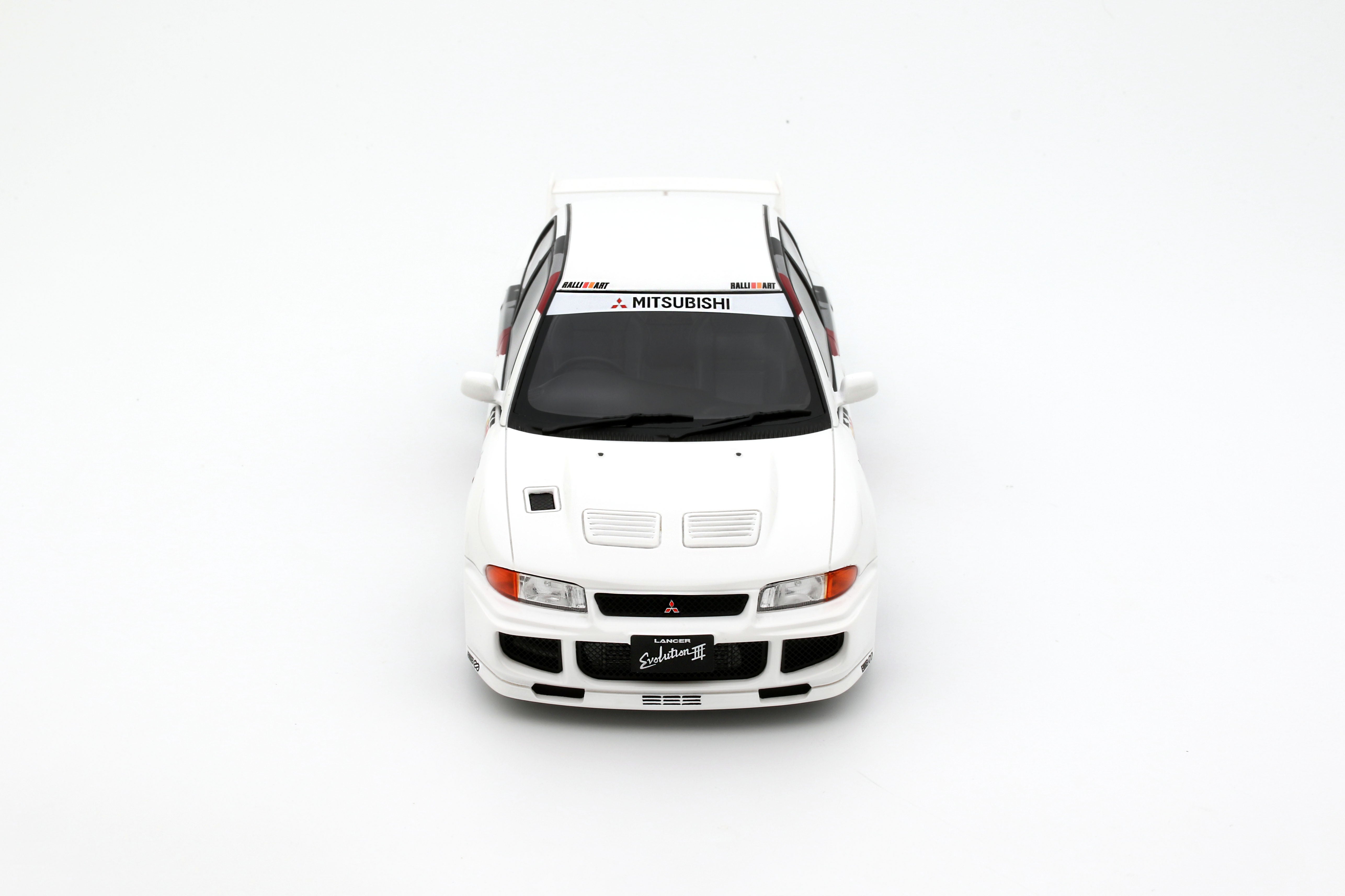 OTTO 1:18 Scale Resin - Reseller Exclusive – 1995 MITSUBISHI LANCER EVO III, SCOTIA WHITE W83 - OT1344