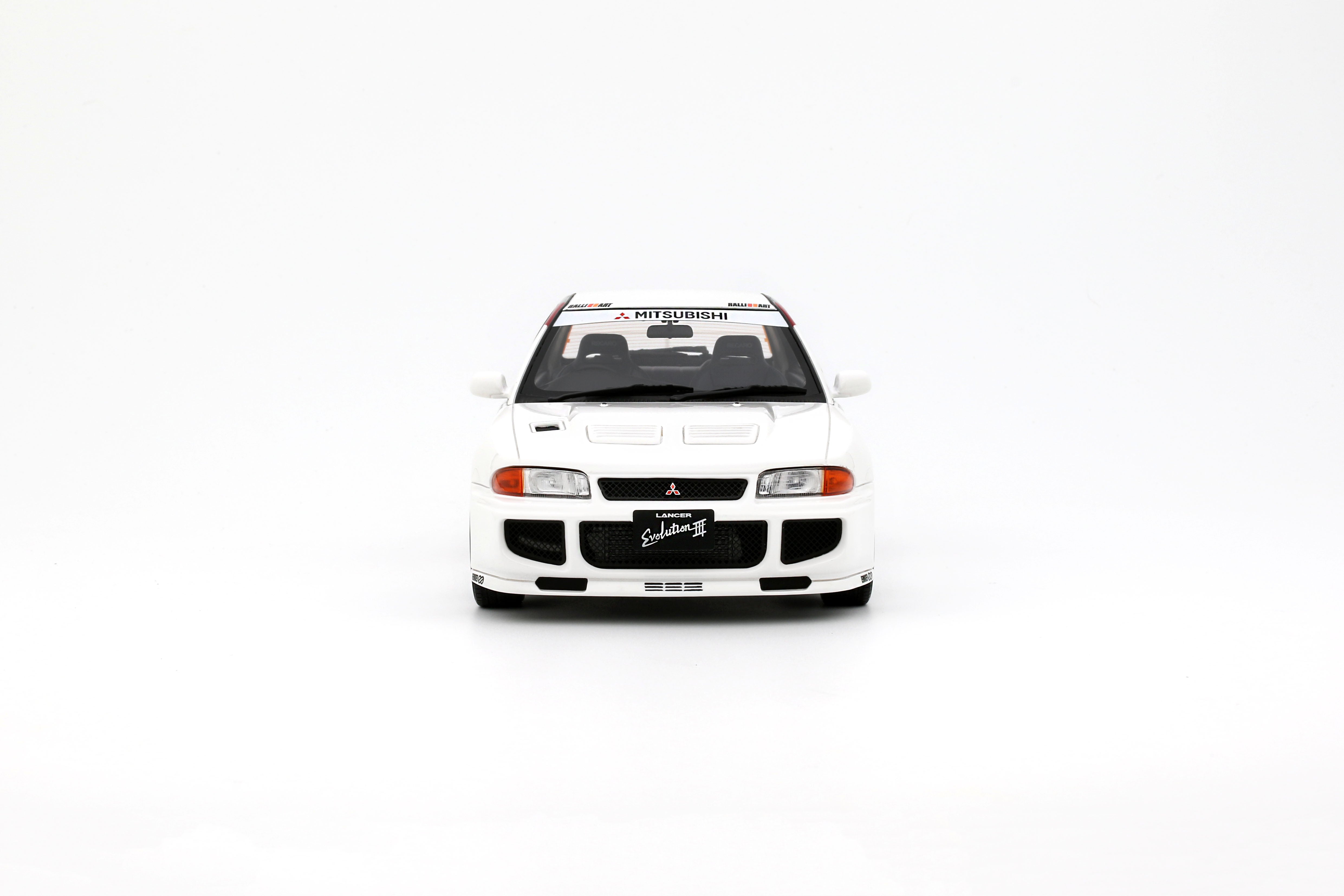 OTTO 1:18 Scale Resin - Reseller Exclusive – 1995 MITSUBISHI LANCER EVO III, SCOTIA WHITE W83 - OT1344