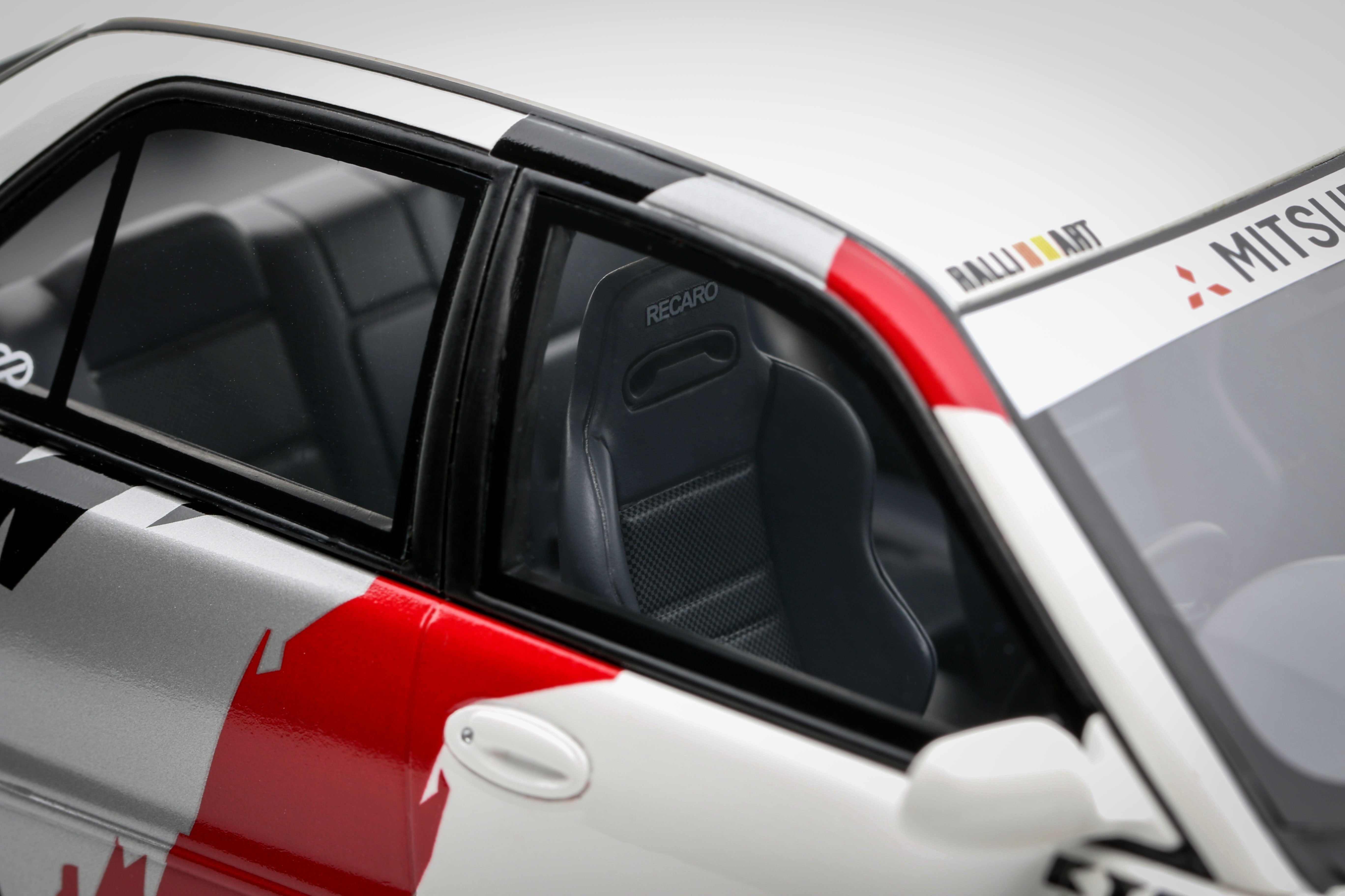 OTTO 1:18 Scale Resin - Reseller Exclusive – 1995 MITSUBISHI LANCER EVO III, SCOTIA WHITE W83 - OT1344