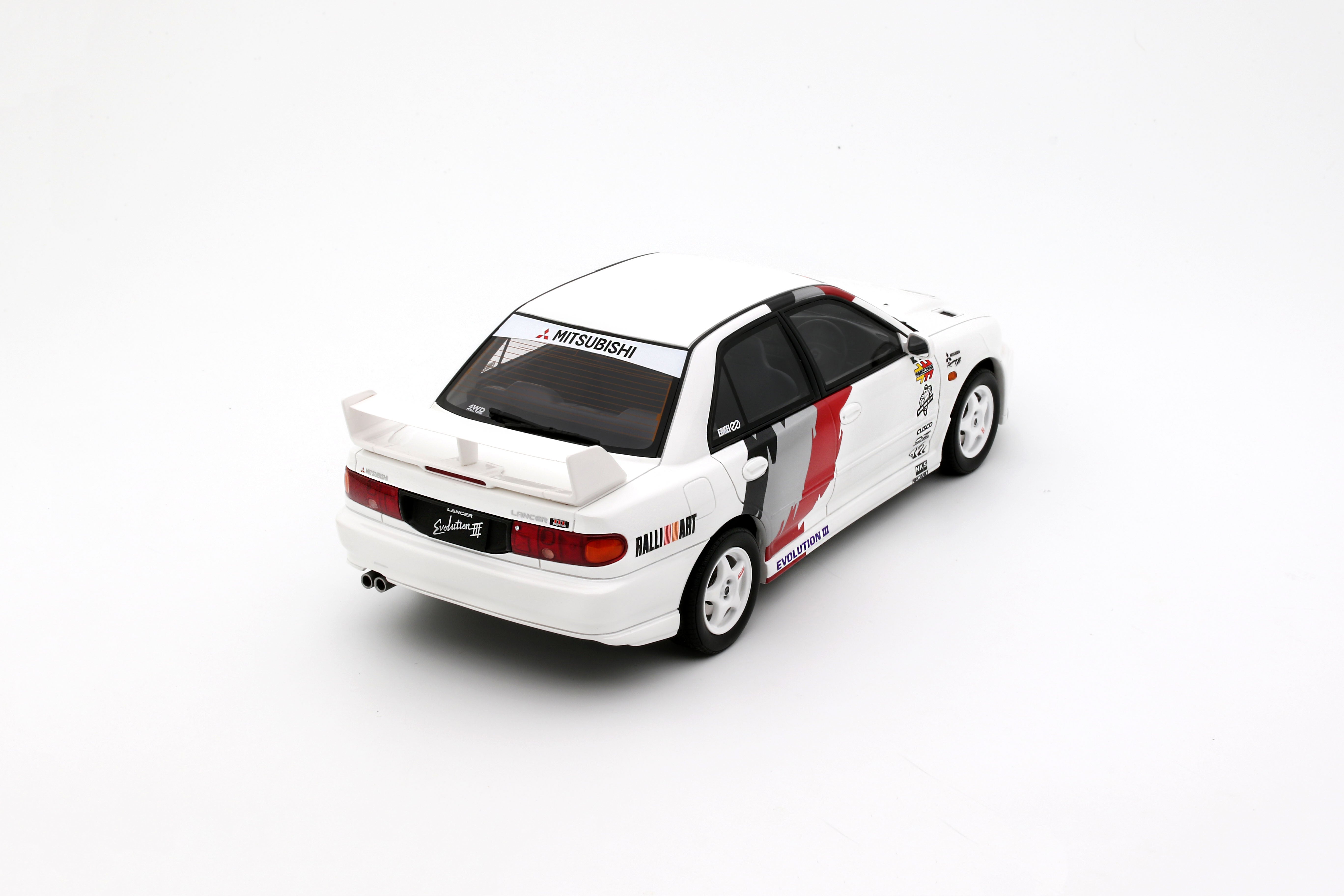 OTTO 1:18 Scale Resin - Reseller Exclusive – 1995 MITSUBISHI LANCER EVO III, SCOTIA WHITE W83 - OT1344