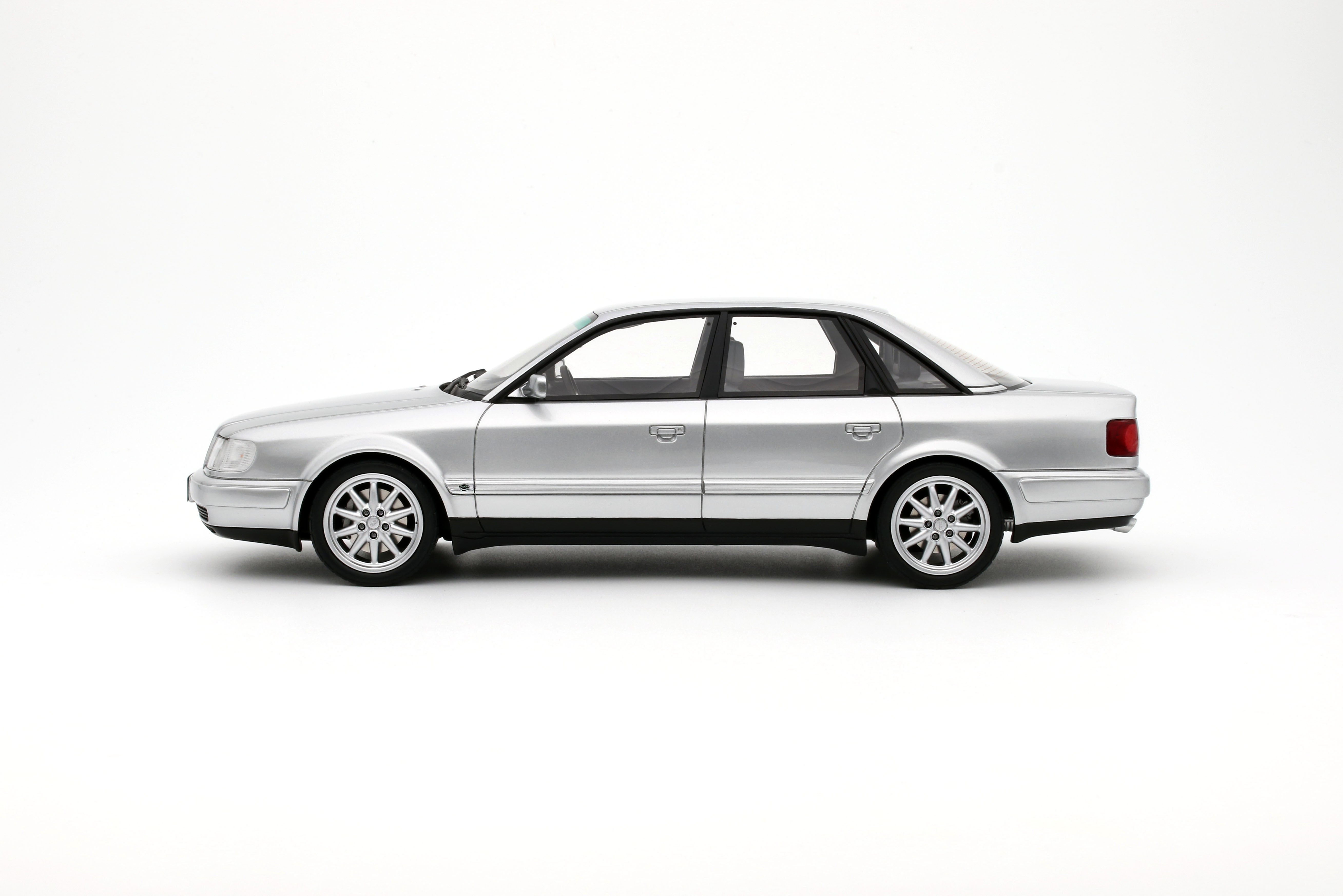 OTTO 1:18 Scale Resin - 1993 Audi S4 (C4) 4.2 V8 - Crystal Silver - OT464