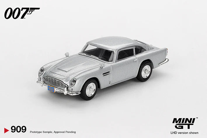 Mini GT 1:64 Aston Martin DB5 James Bond 007 Casino Royale, English LHD - BLISTER PACKAGING - MGT00909-007E
