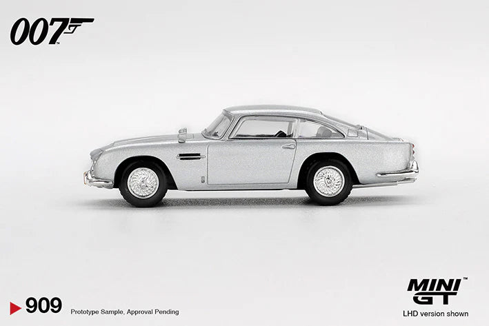 Mini GT 1:64 Aston Martin DB5 James Bond 007 Casino Royale, English LHD - BLISTER PACKAGING - MGT00909-007E