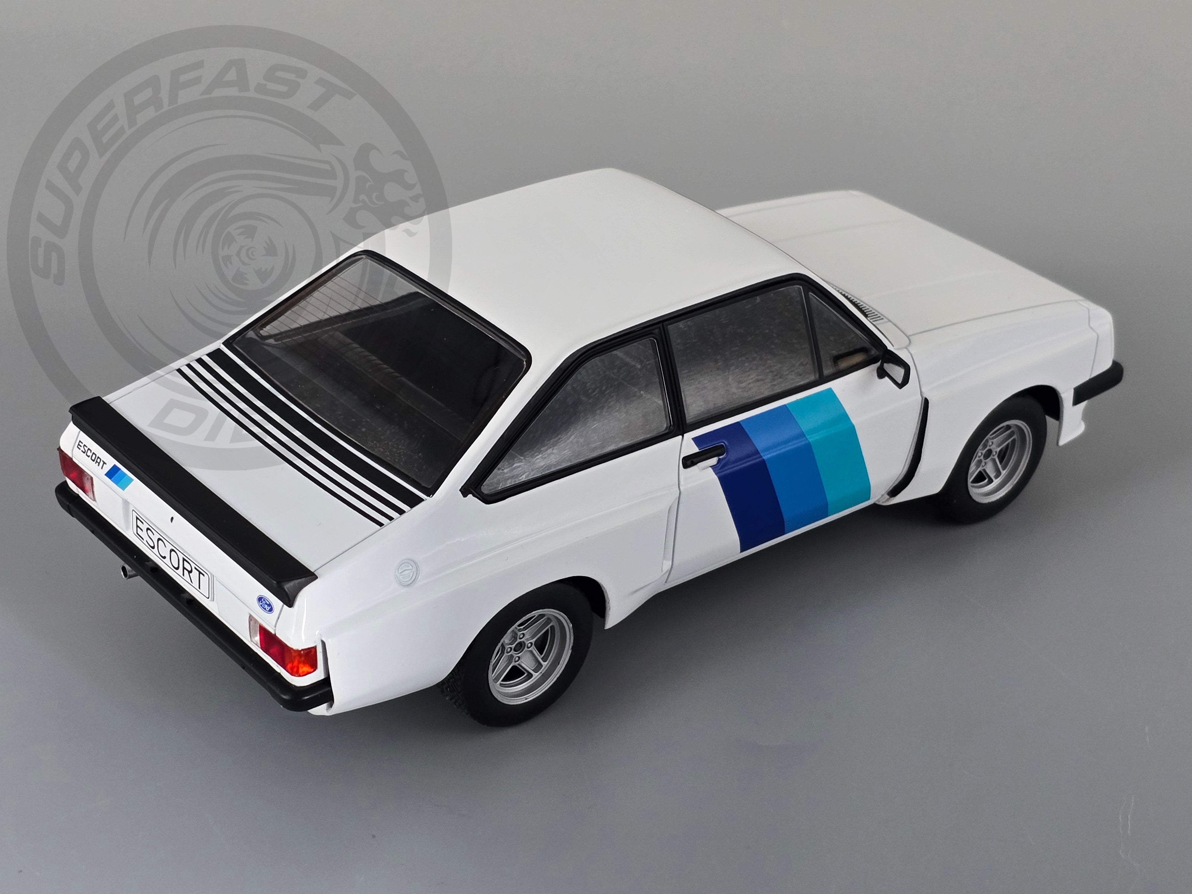 MCG 1:18 Scale Diecast - Ford Escort Mk2 RS 2000 X-Pack, White - MCG18351