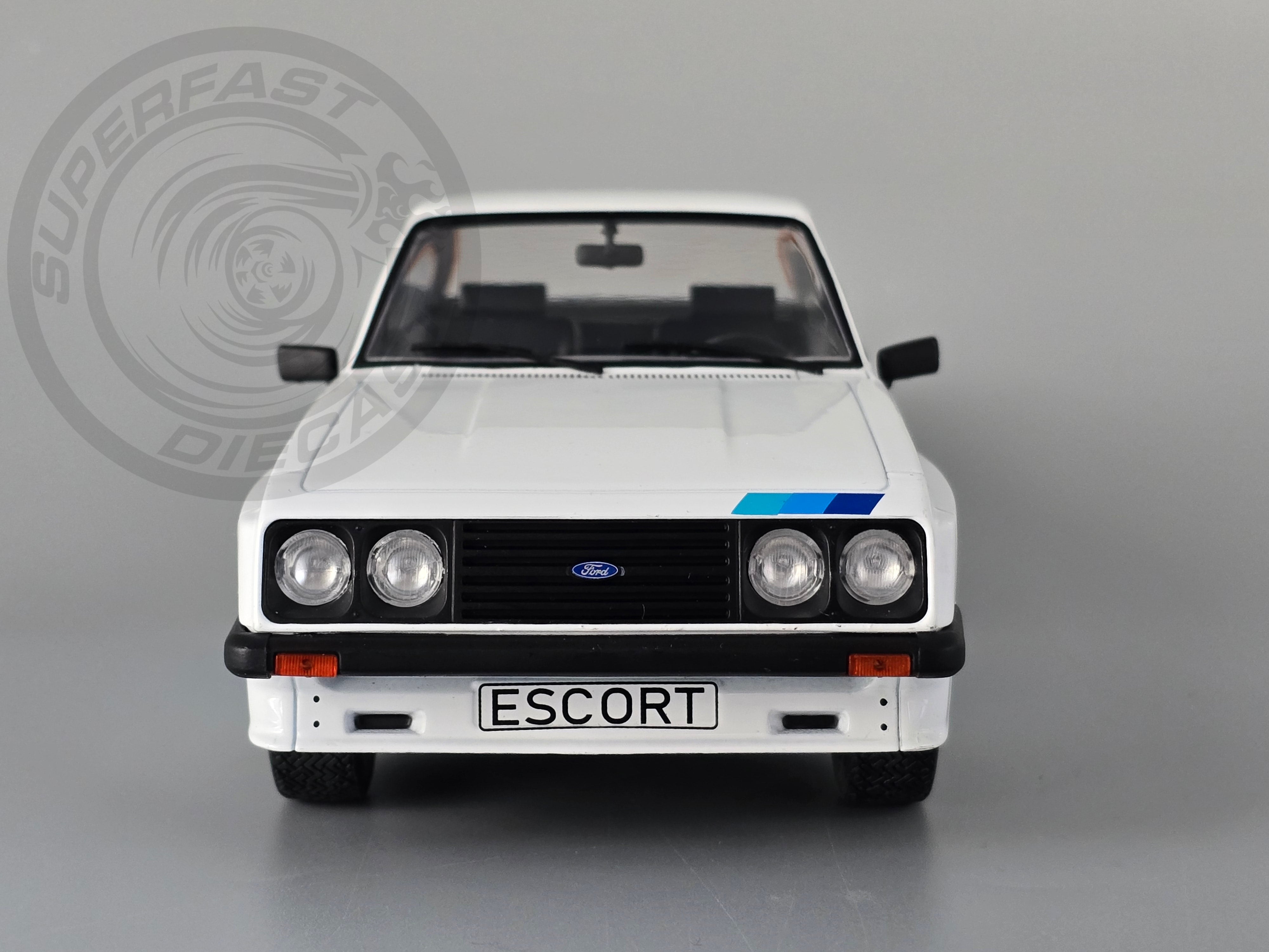 MCG 1:18 Scale Diecast - Ford Escort Mk2 RS 2000 X-Pack, White - MCG18351