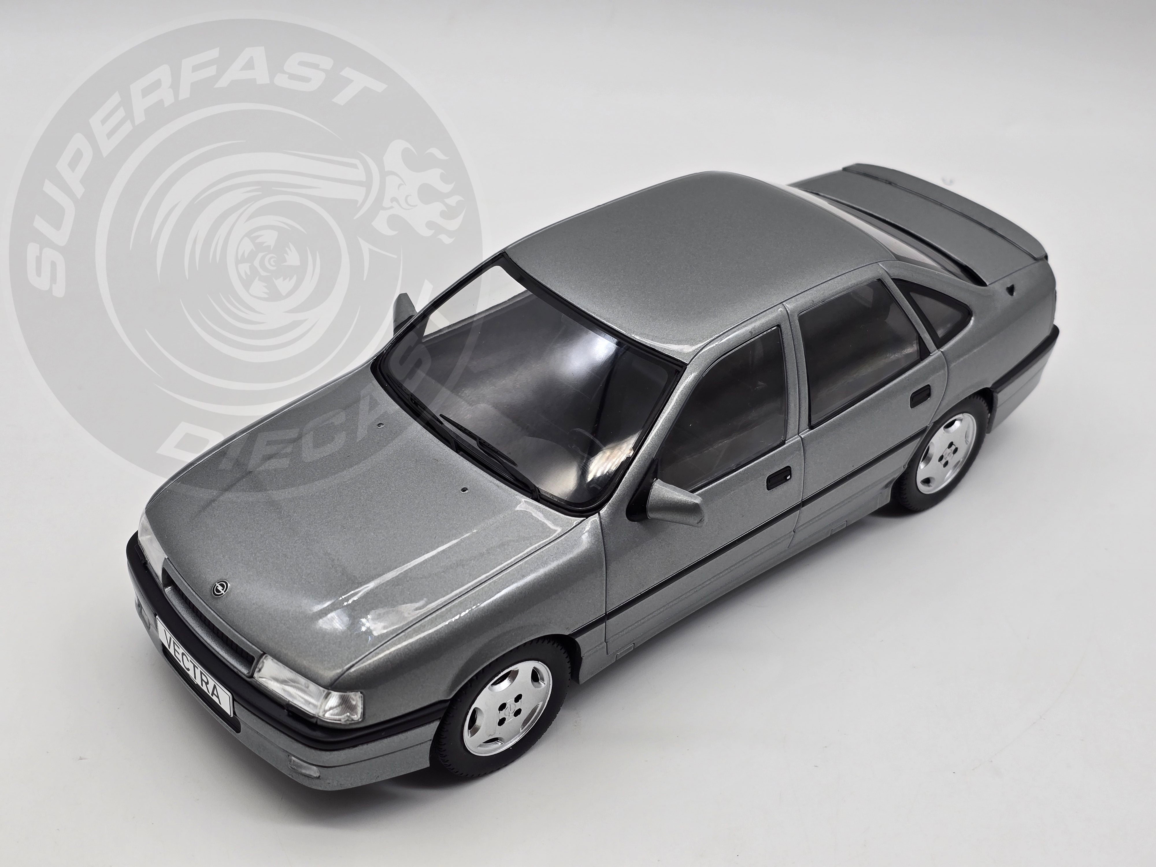MCG 1:18 Scale Diecast - Opel Vectra A 2000, LHD, Grey - MCG18462