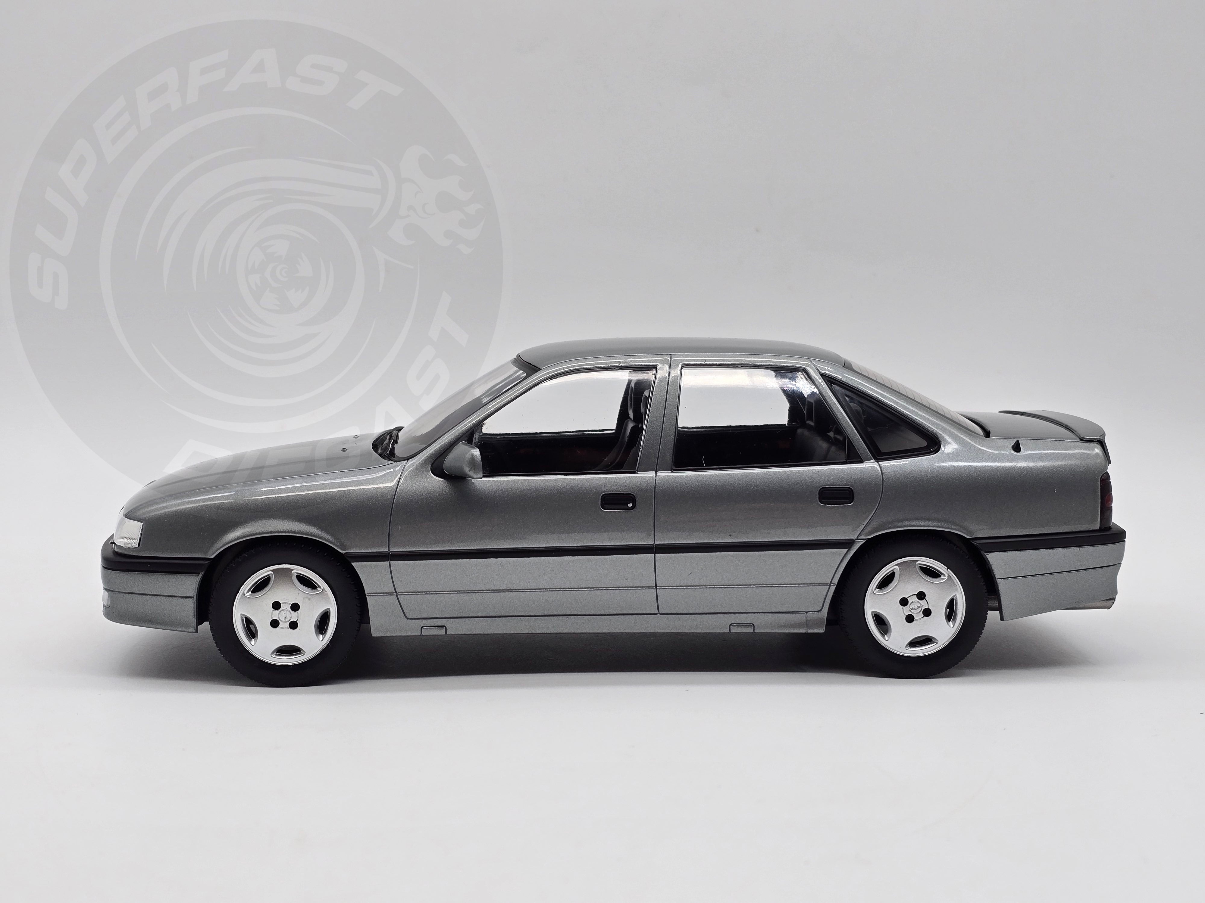 MCG 1:18 Scale Diecast - Opel Vectra A 2000, LHD, Grey - MCG18462