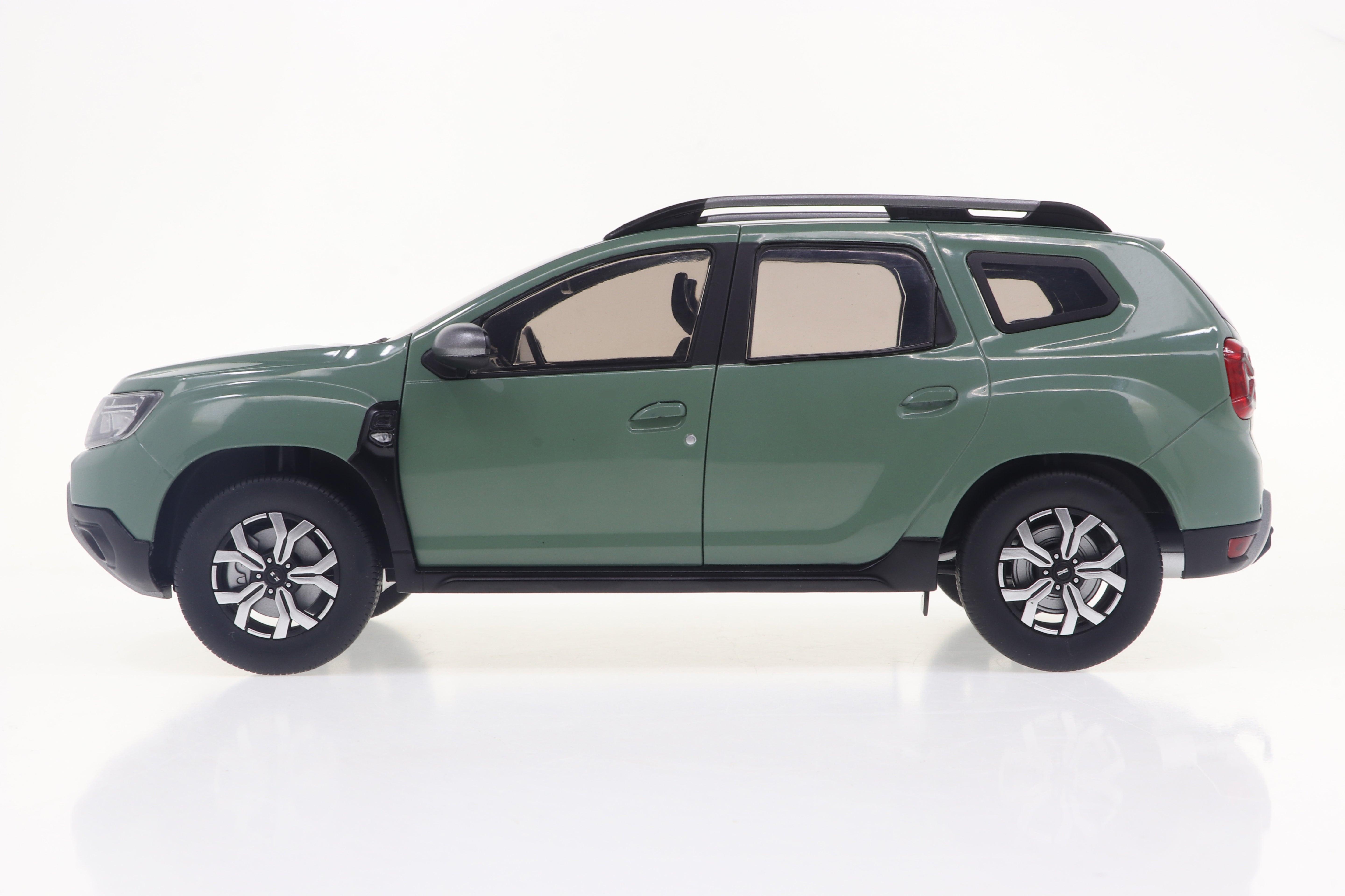 Solido 1:18 Diecast - 2023 Dacia Duster, Phase 3, Green - 1804609