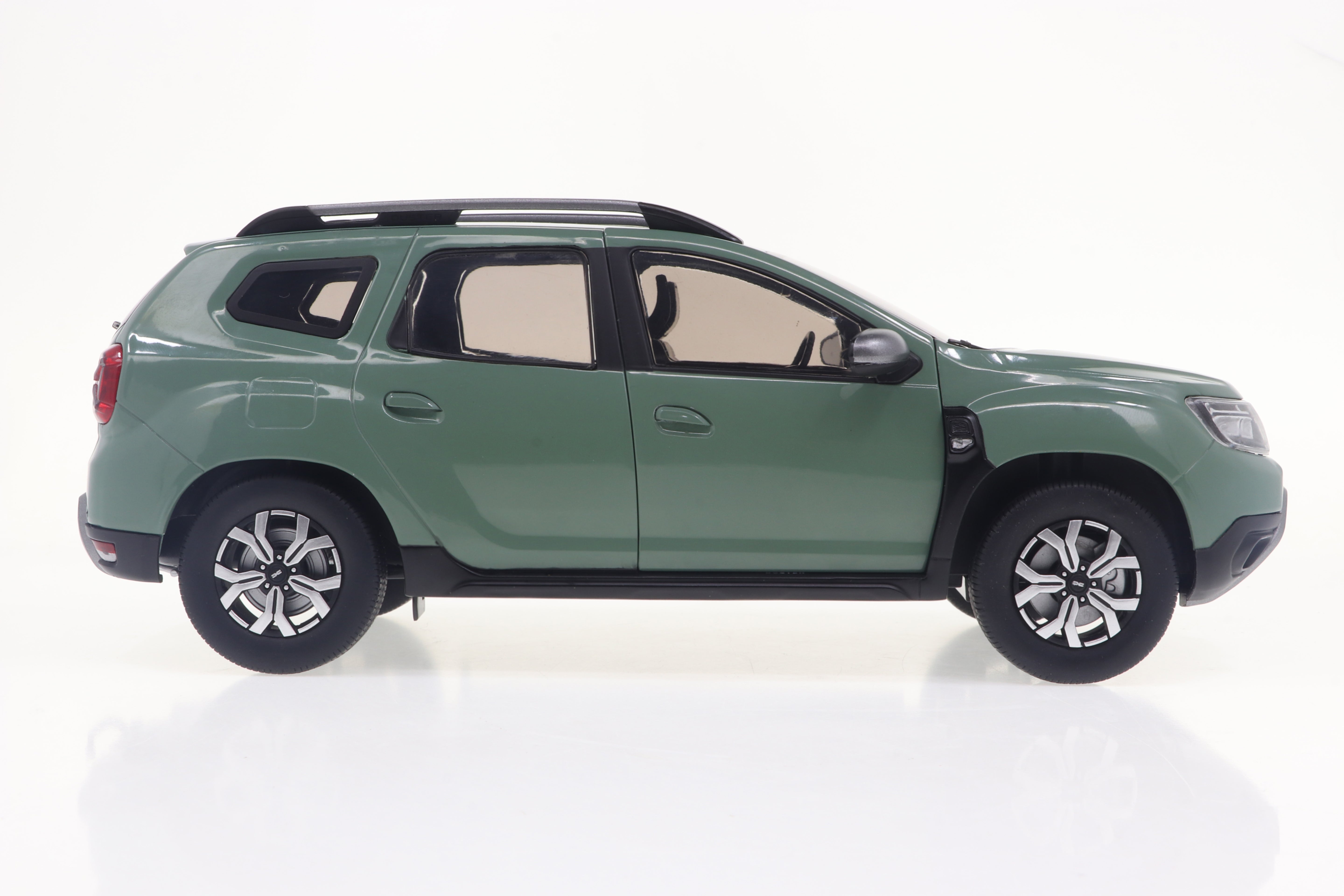 Solido 1:18 Diecast - 2023 Dacia Duster, Phase 3, Green - 1804609