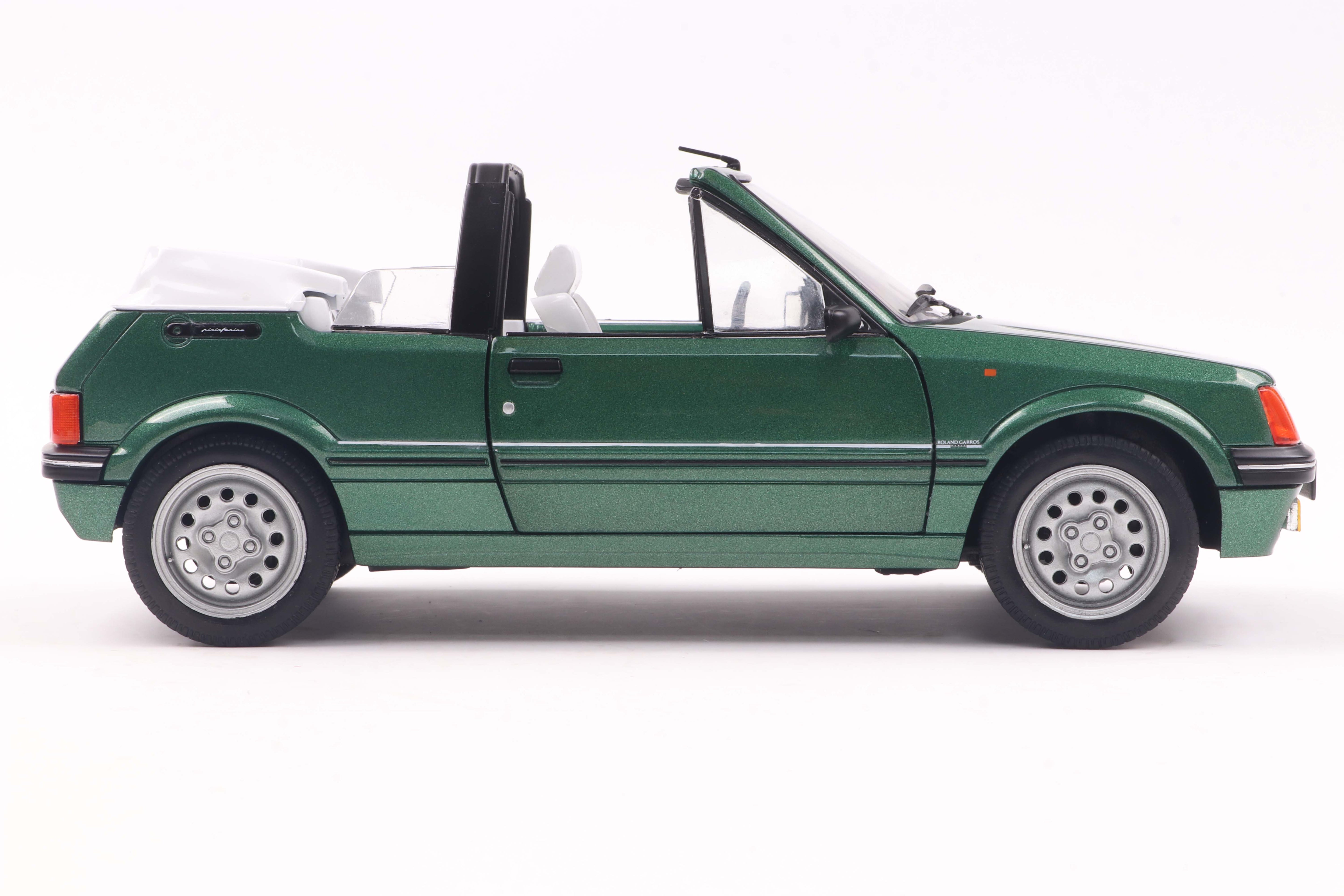Solido 1:18 Diecast - 1986 Peugeot 205 CTi (Mk1) GTi 1.6 Cabriolet, Blue Green Metallic - S1806204