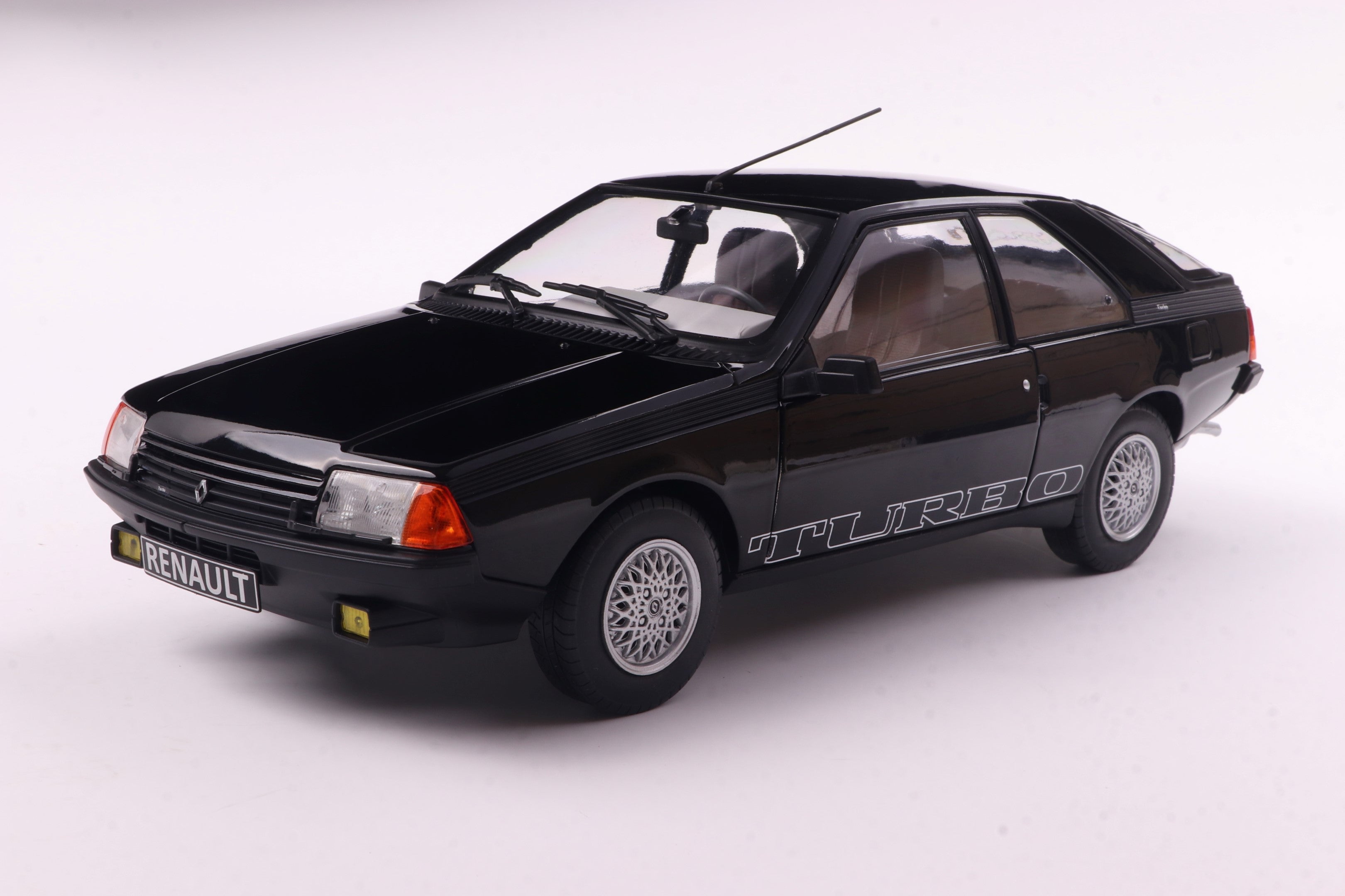 Solido 1:18 Diecast - 1980 Renault Fuego Turbo, Black - S1806406
