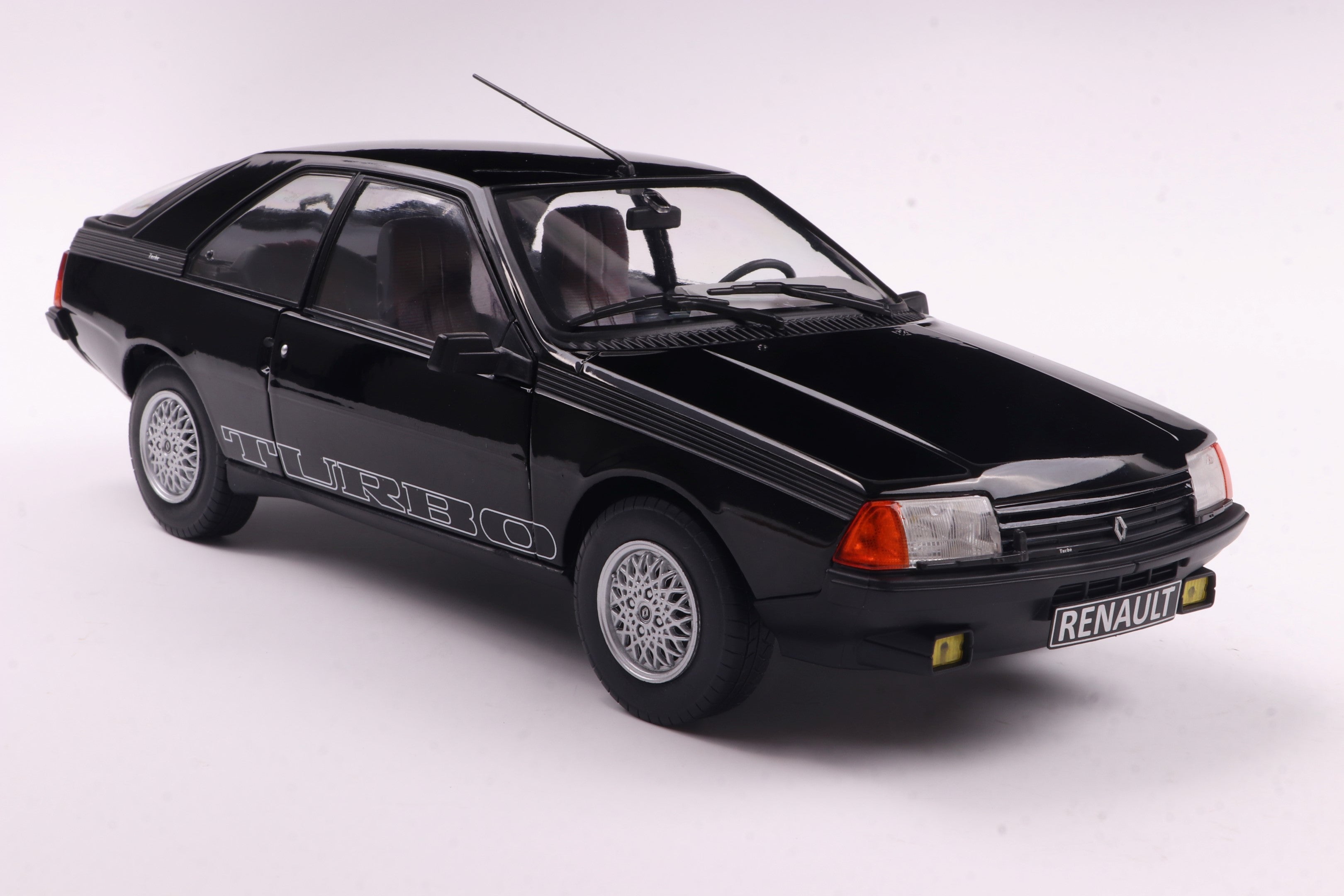 Solido 1:18 Diecast - 1980 Renault Fuego Turbo, Black - S1806406