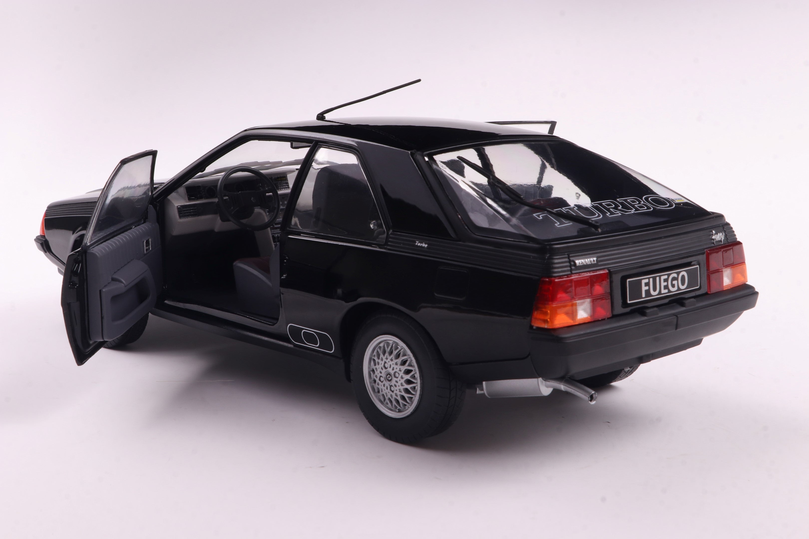 Solido 1:18 Diecast - 1980 Renault Fuego Turbo, Black - S1806406