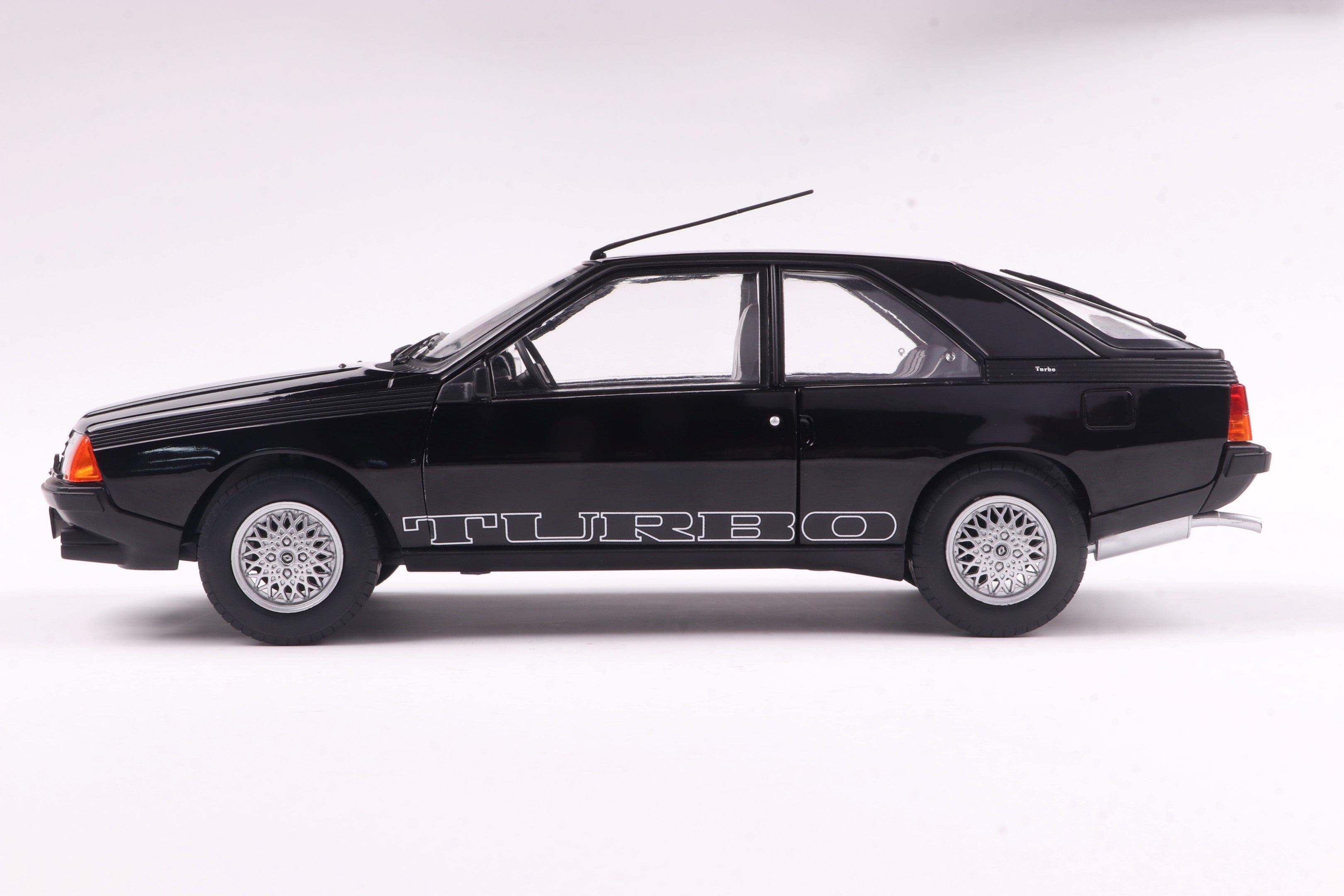 Solido 1:18 Diecast - 1980 Renault Fuego Turbo, Black - S1806406