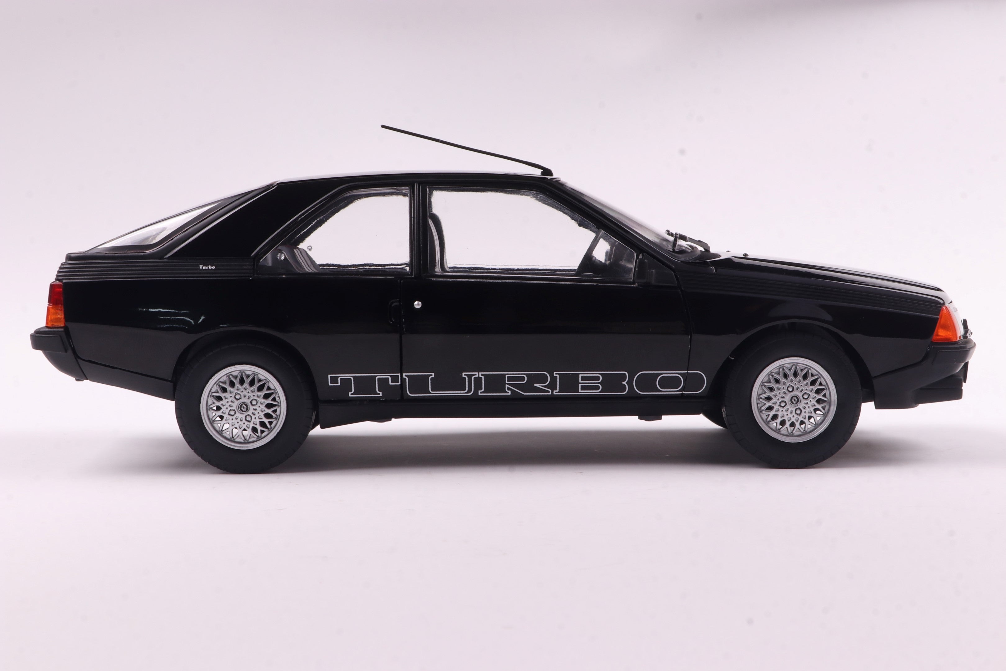 Solido 1:18 Diecast - 1980 Renault Fuego Turbo, Black - S1806406