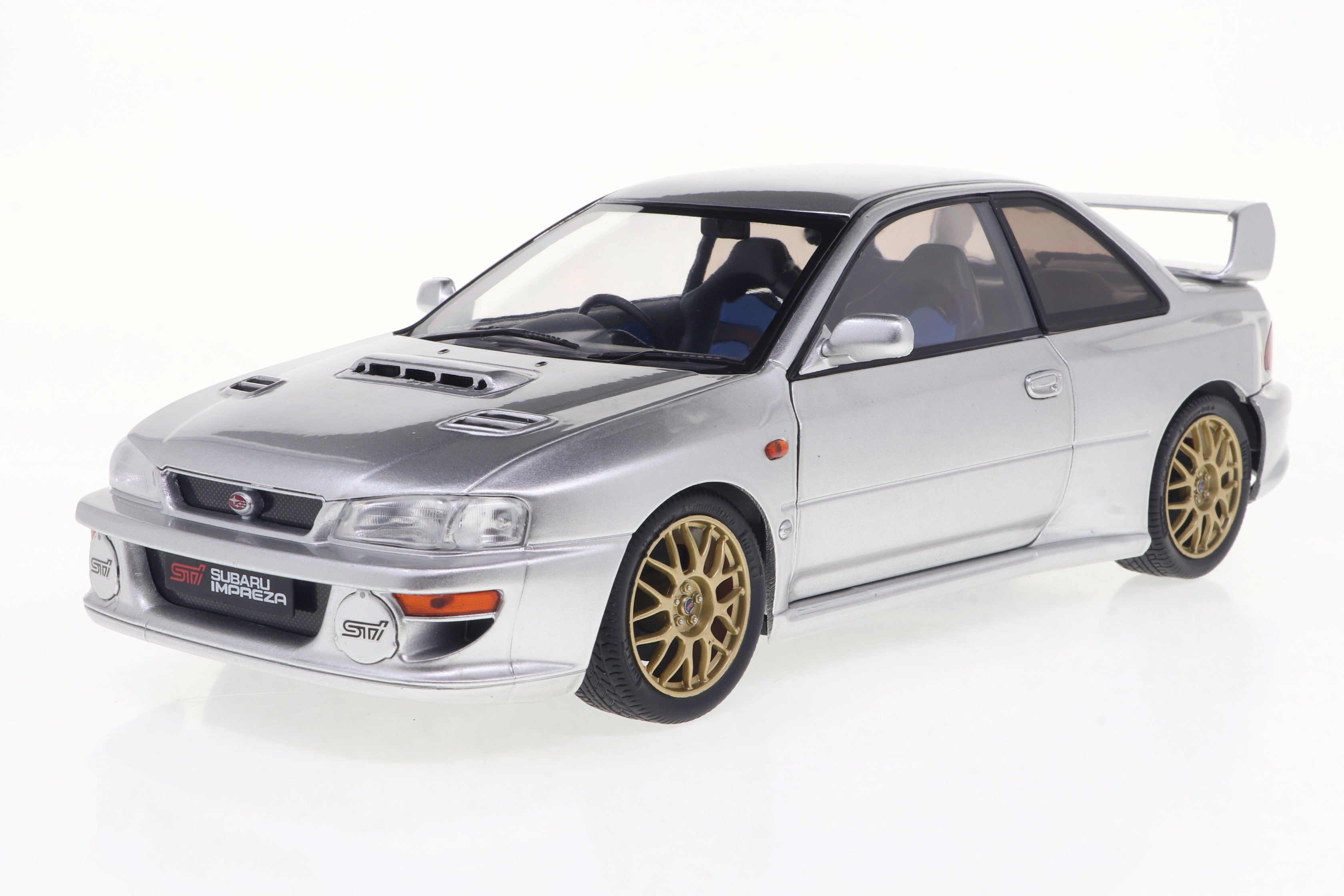 Solido 1:18 Diecast - 1988 Subaru Impreza 22B, Silver - 1807408