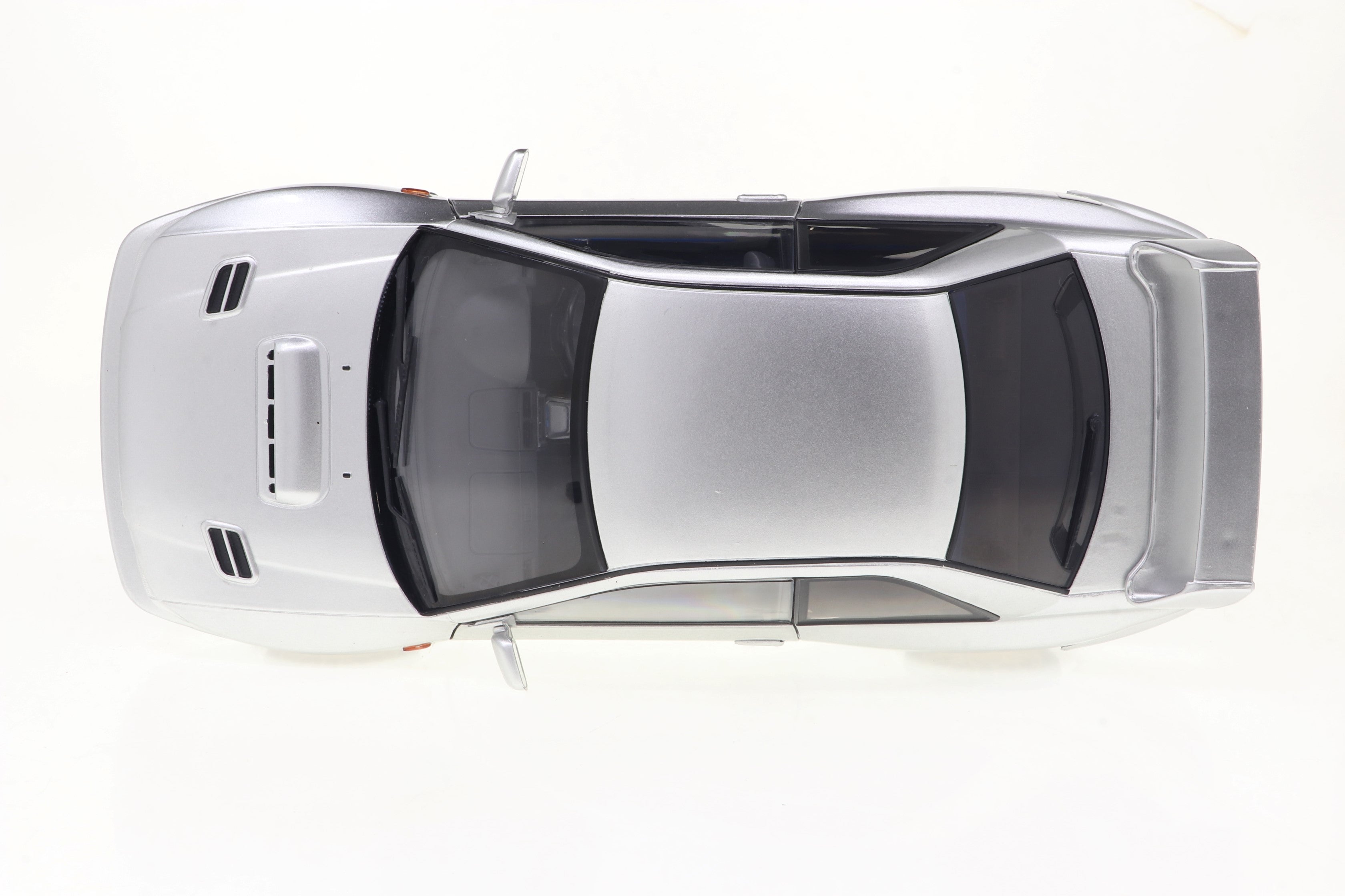 Solido 1:18 Diecast - 1988 Subaru Impreza 22B, Silver - 1807408