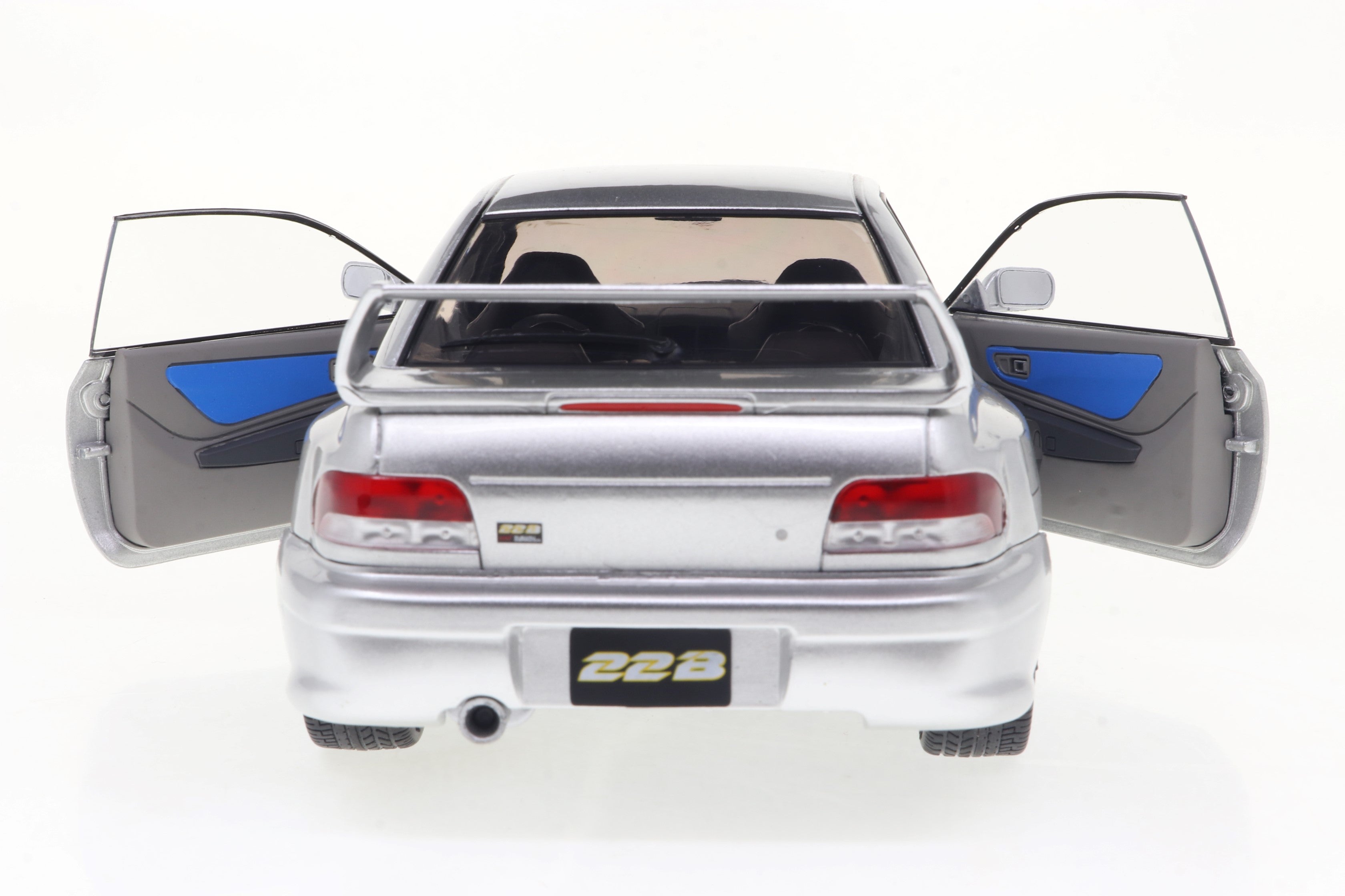 Solido 1:18 Diecast - 1988 Subaru Impreza 22B, Silver - 1807408