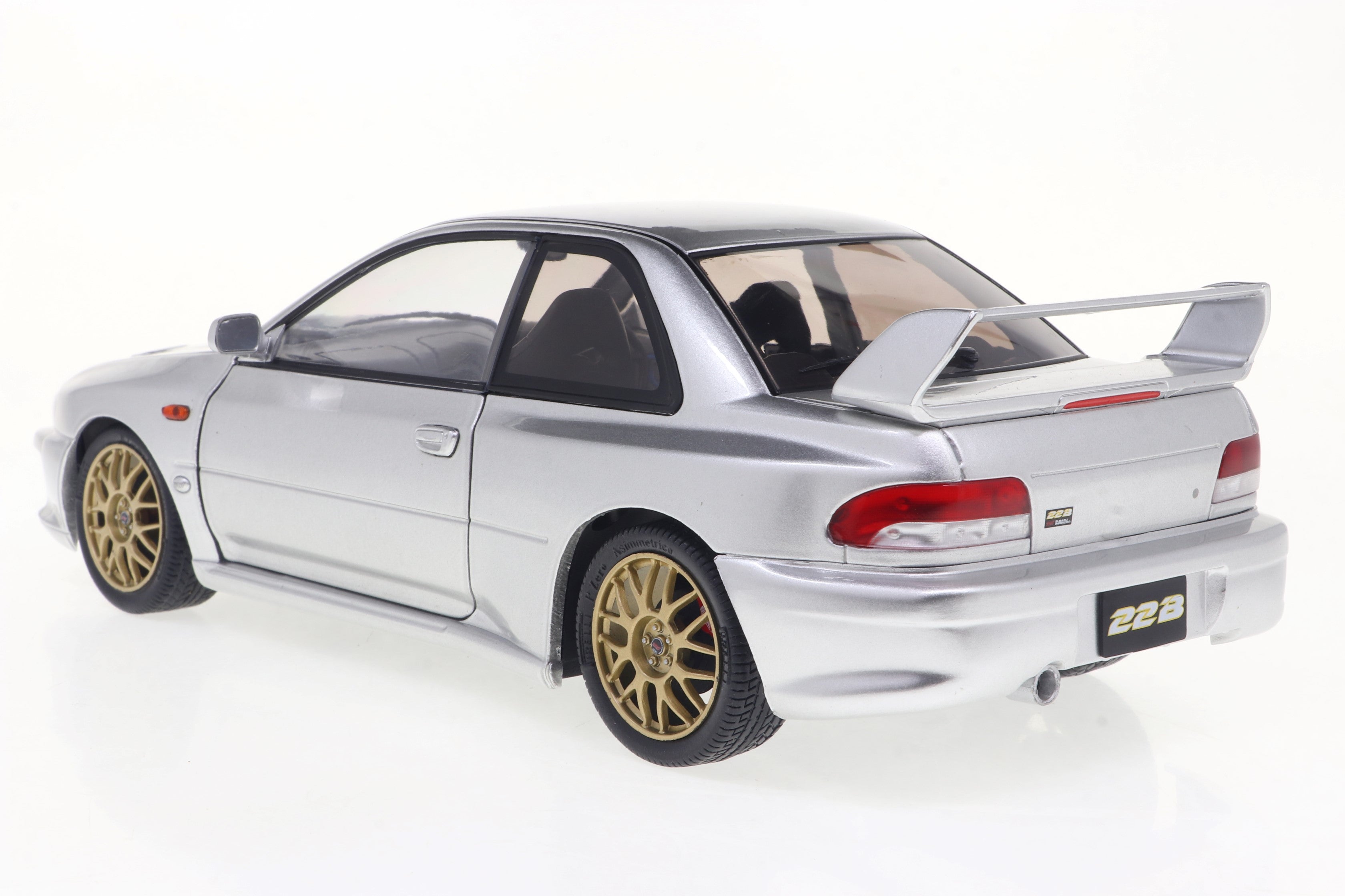 Solido 1:18 Diecast - 1988 Subaru Impreza 22B, Silver - 1807408