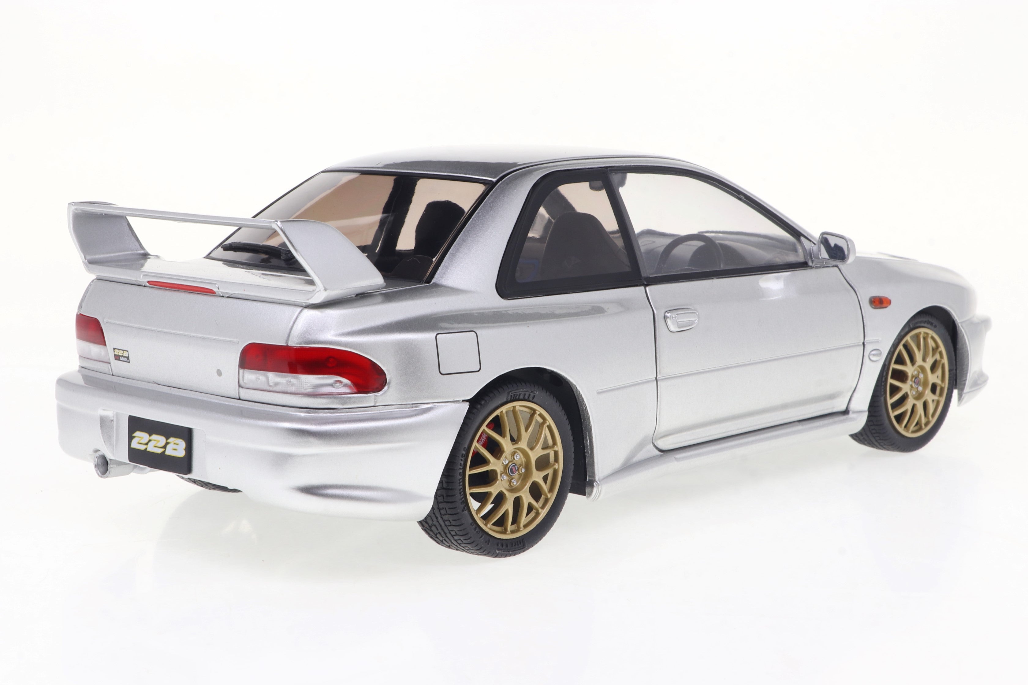 Solido 1:18 Diecast - 1988 Subaru Impreza 22B, Silver - 1807408