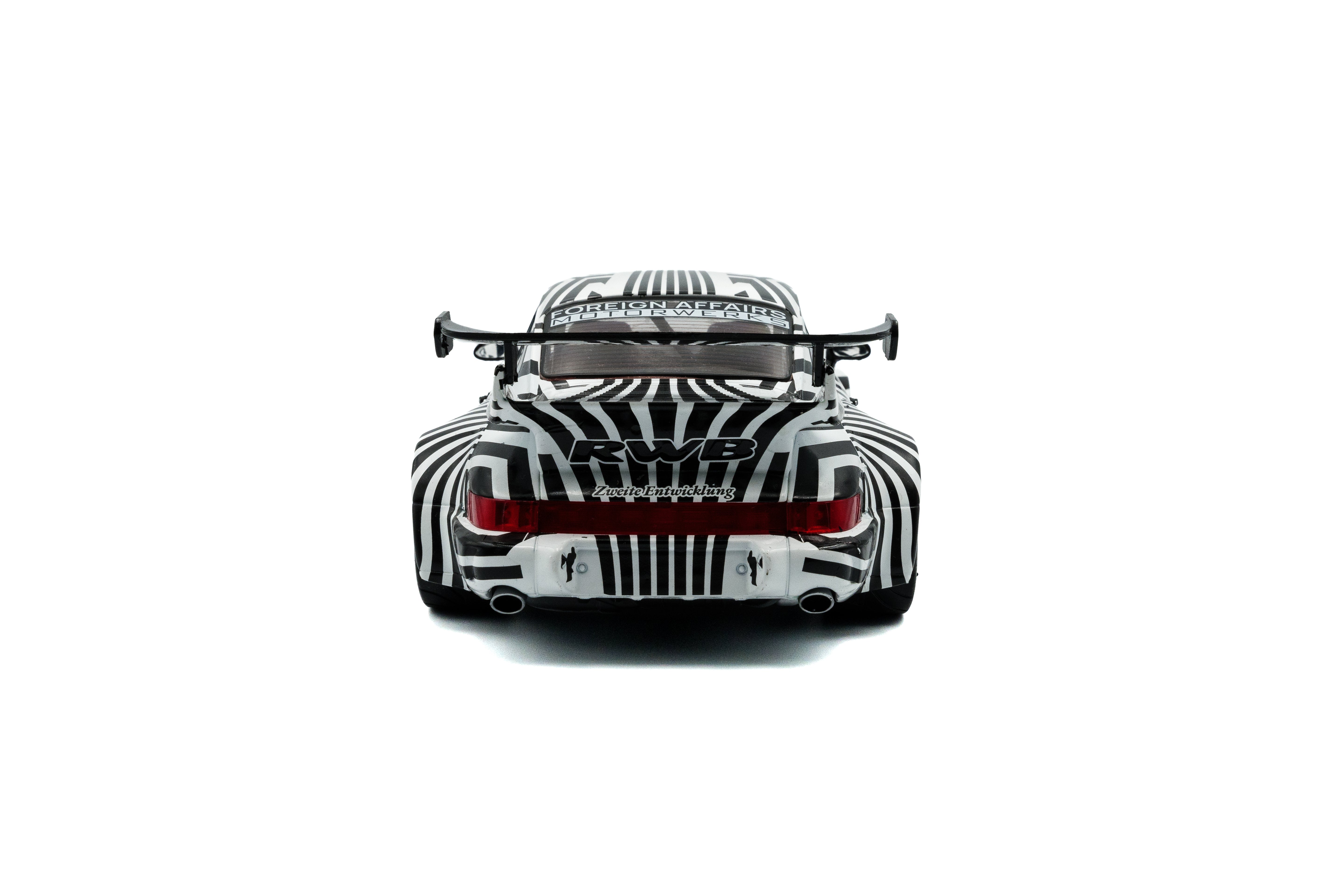 Solido 1:18 Diecast - 2022 Porsche 911 RWB Bodykit 'The Zebra' Camouflage - S1807513