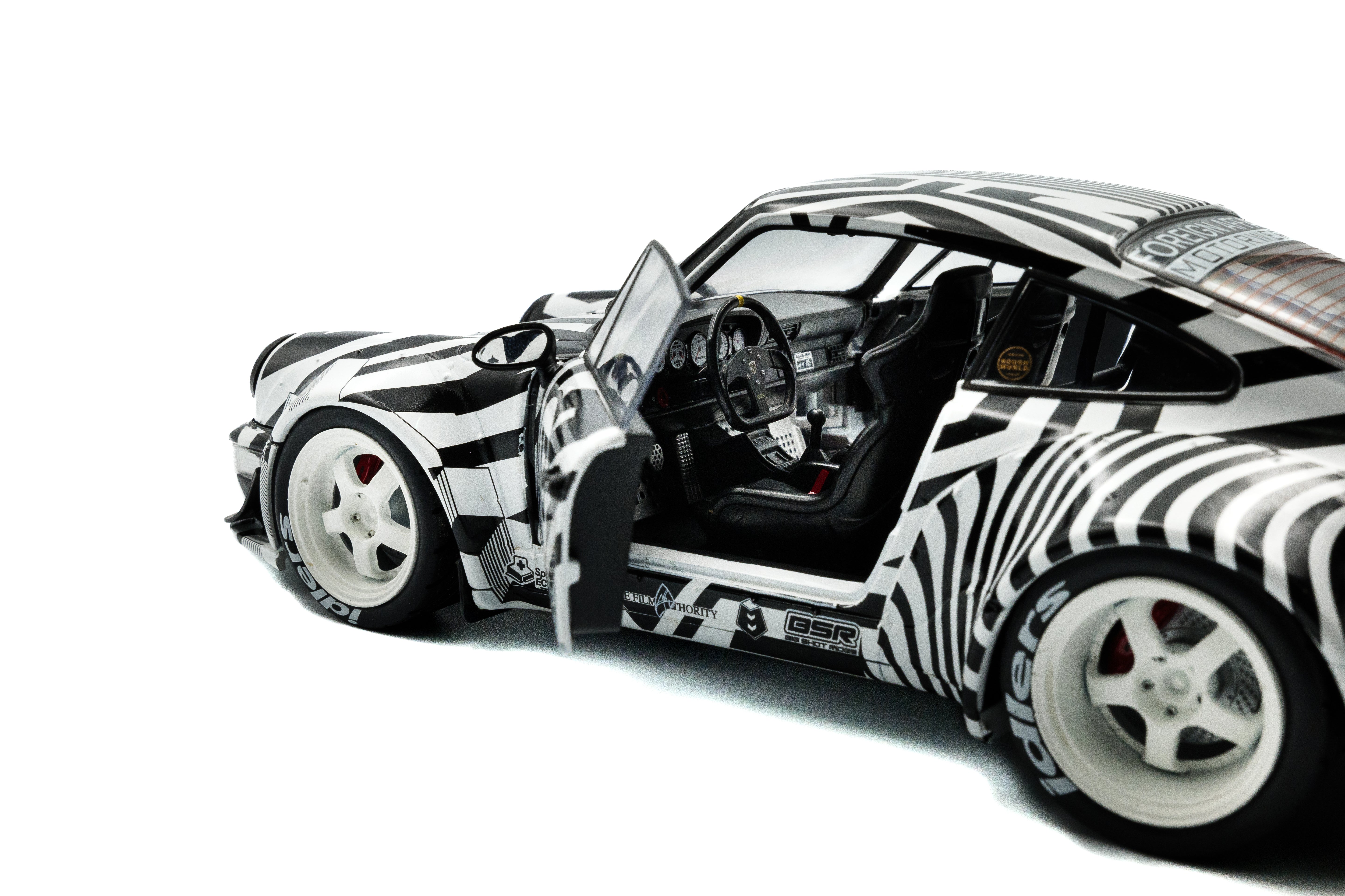 Solido 1:18 Diecast - 2022 Porsche 911 RWB Bodykit 'The Zebra' Camouflage - S1807513