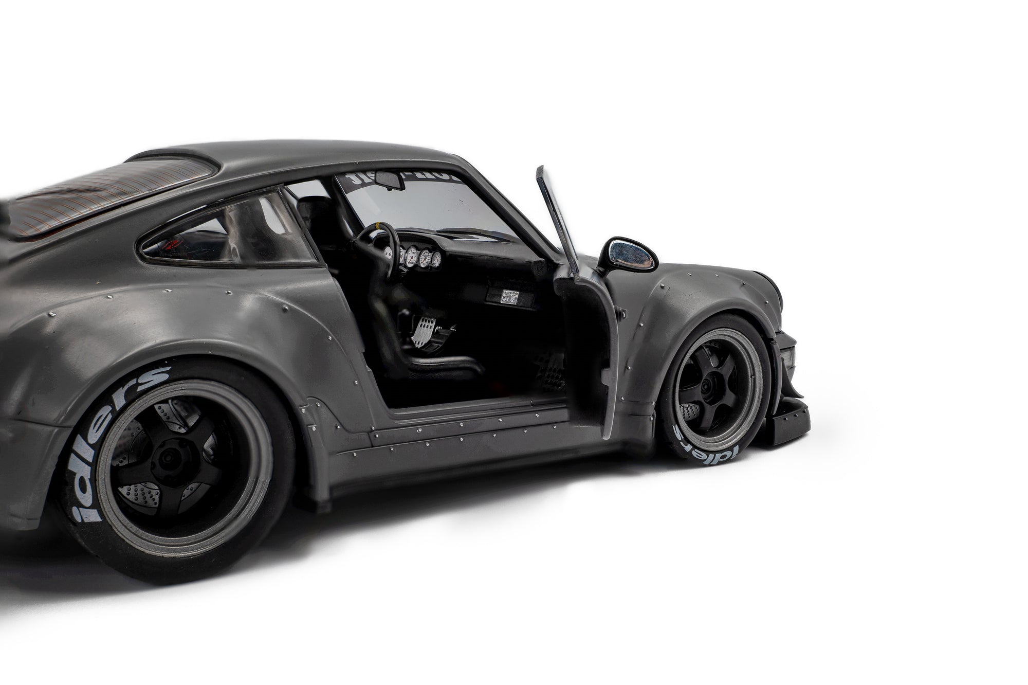 Solido 1:18 Diecast - 2024 Porsche 911 (964) RWB Body Kit with Nakai Figure, Nardo Grey - S1807517