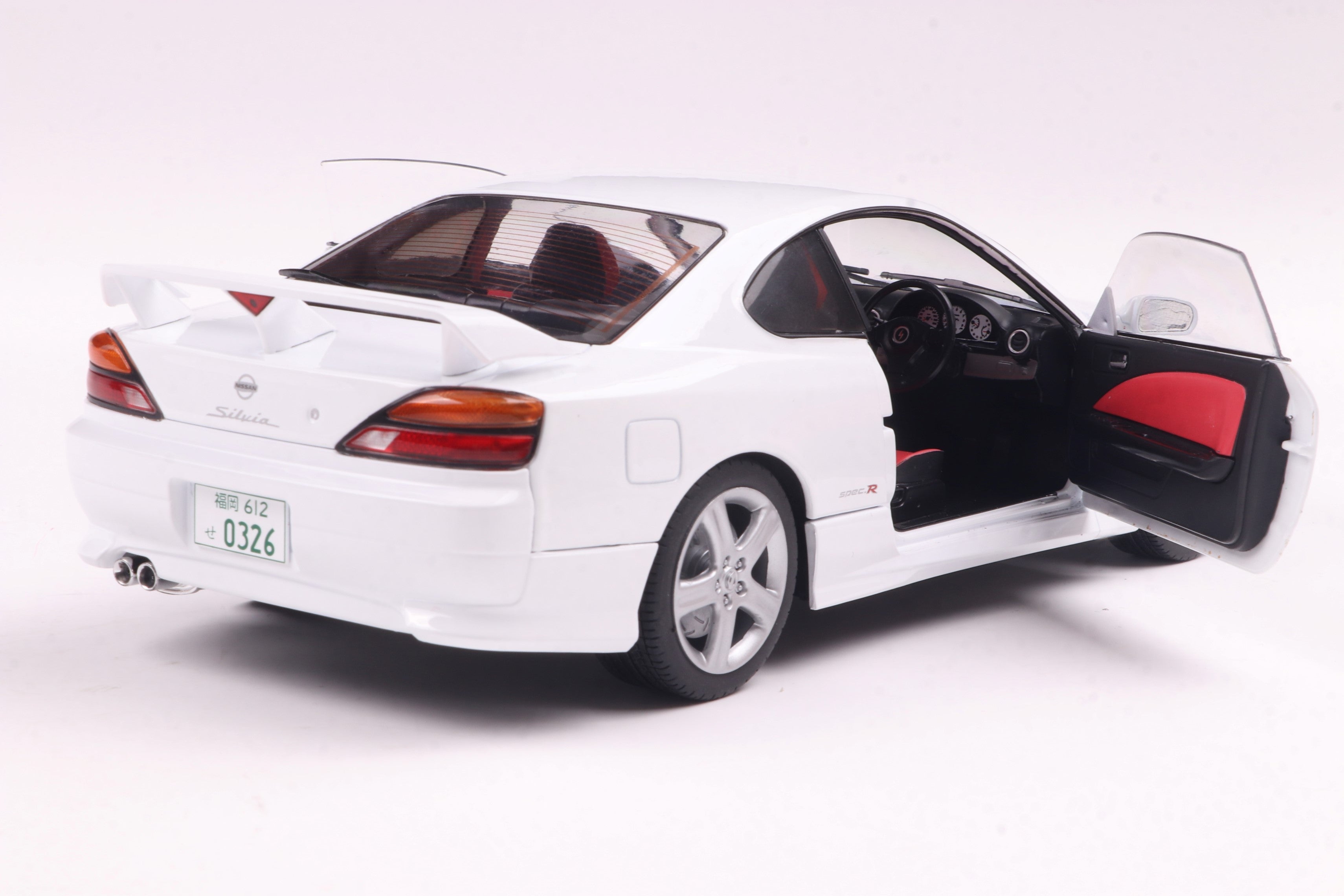 Solido 1:18 Diecast - 1999 Nissan Silvia S15 Spec-R Aero, Aspen White - S1812201