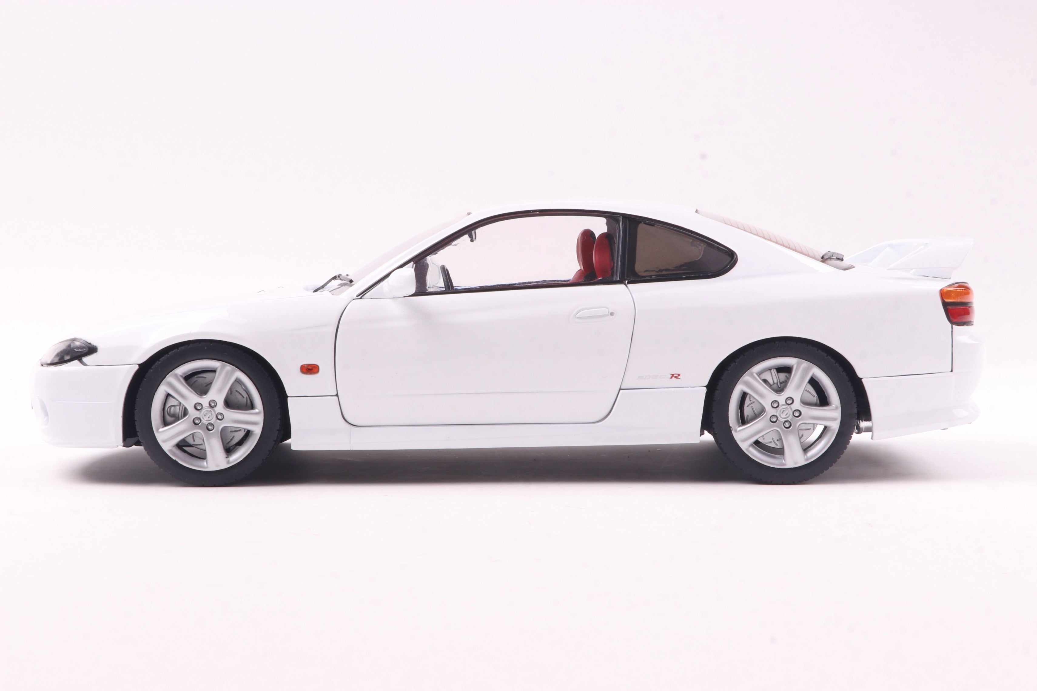 Solido 1:18 Diecast - 1999 Nissan Silvia S15 Spec-R Aero, Aspen White - S1812201