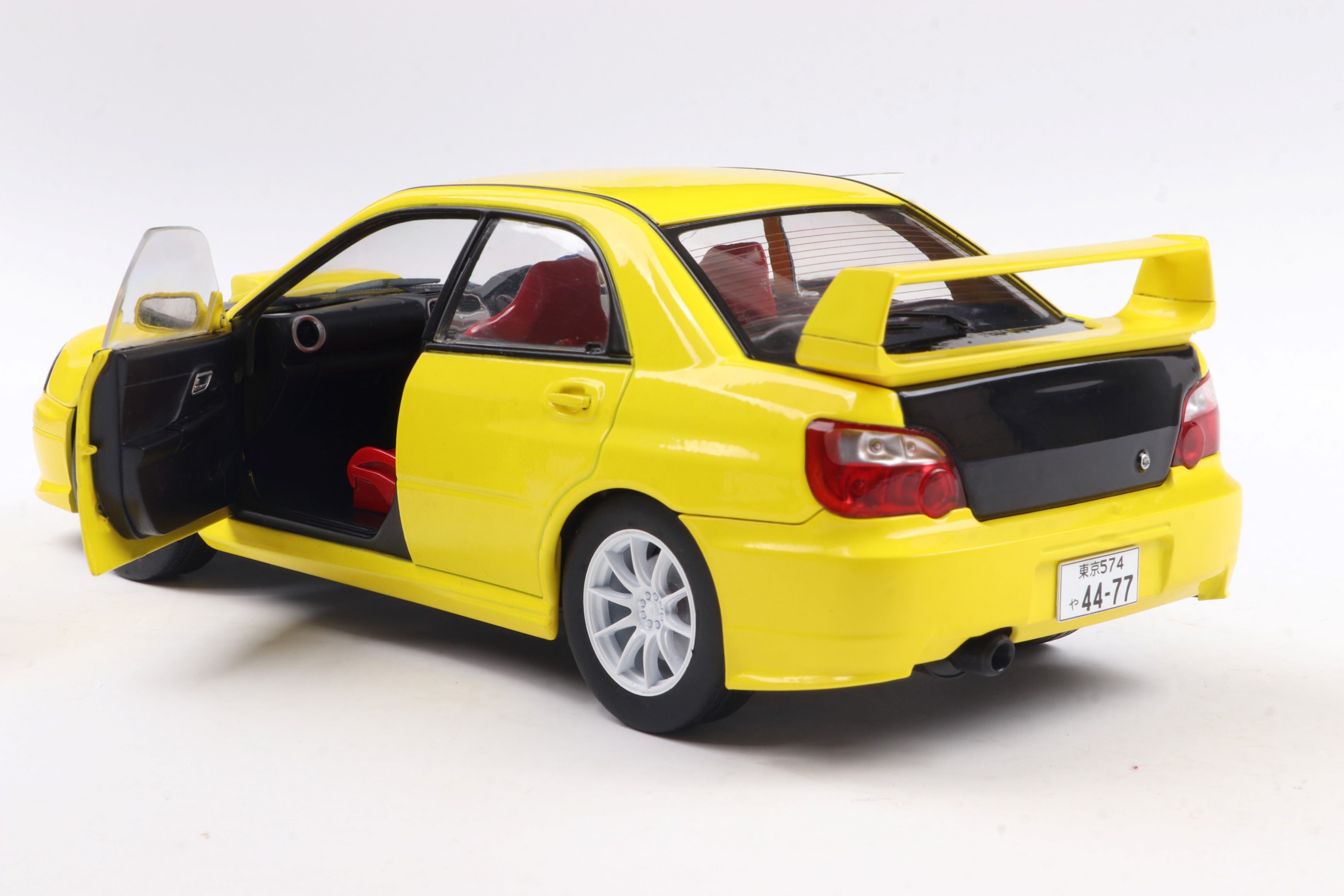 Solido 1:18 Diecast - 2003 Subaru Impreza WRX STI, Streetfighters Yellow - S1812302